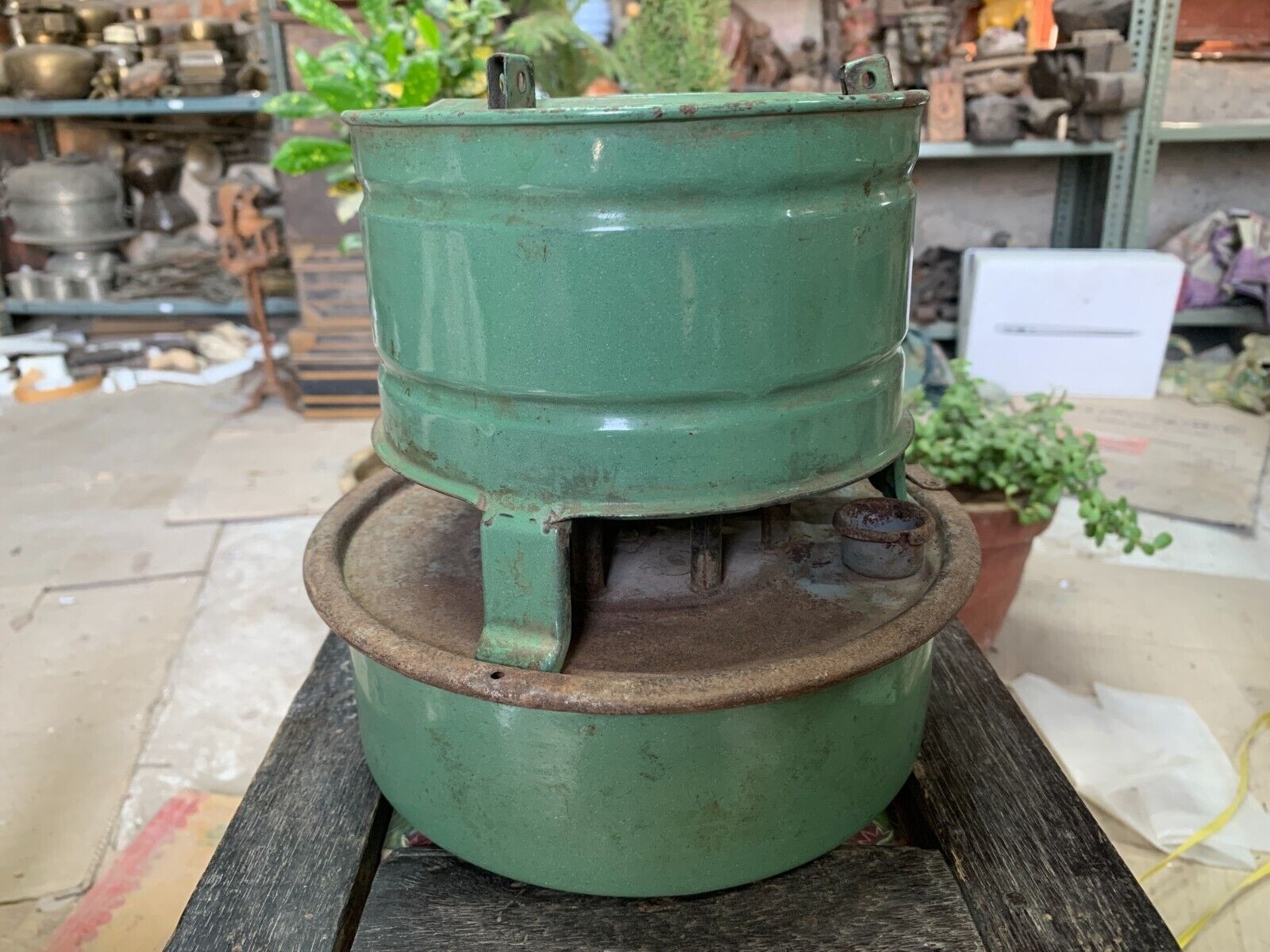 Vintage Wheel Brand China Made Portable Camping Kerosene Stove Burner Case Box