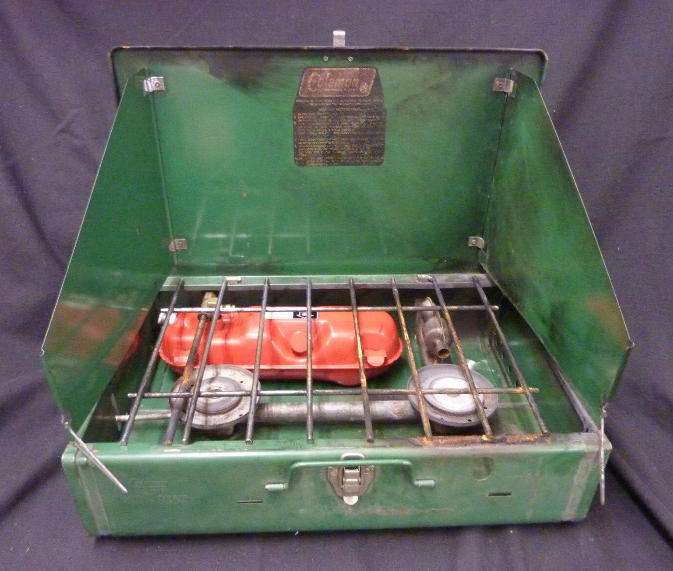 VINTAGE COLEMAN MODEL 425F GAS PORTABLE CAMP STOVE 2 BURNER GREEN
