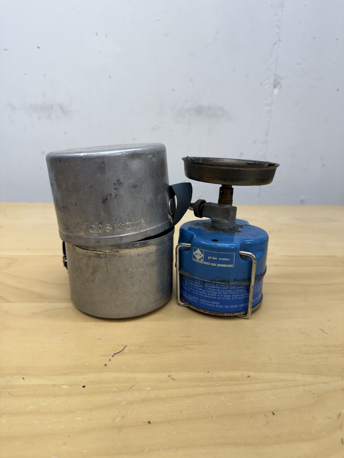 GAZ GLOBE TROTTER BACKPACK STOVE WITH METAL CANISTER BUTANE POT