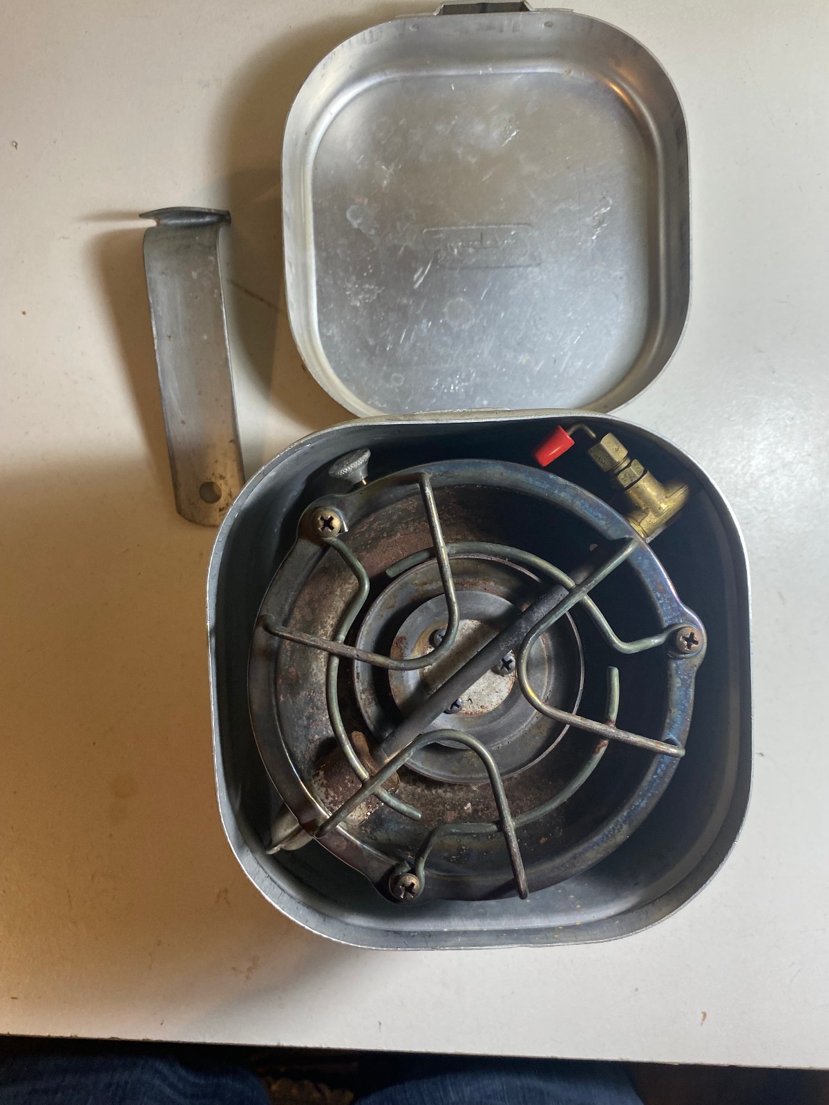 Vintage Coleman Camp Stove 502-700 Burner Metal Carrying Case Container 1976