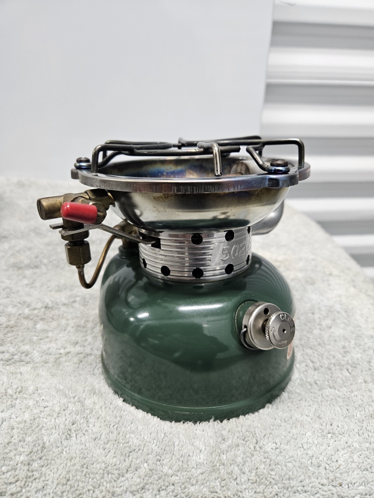 1971 COLEMAN 502 Single Burner Camp Stove With Aluminum Cook Kit Case Heat Drum