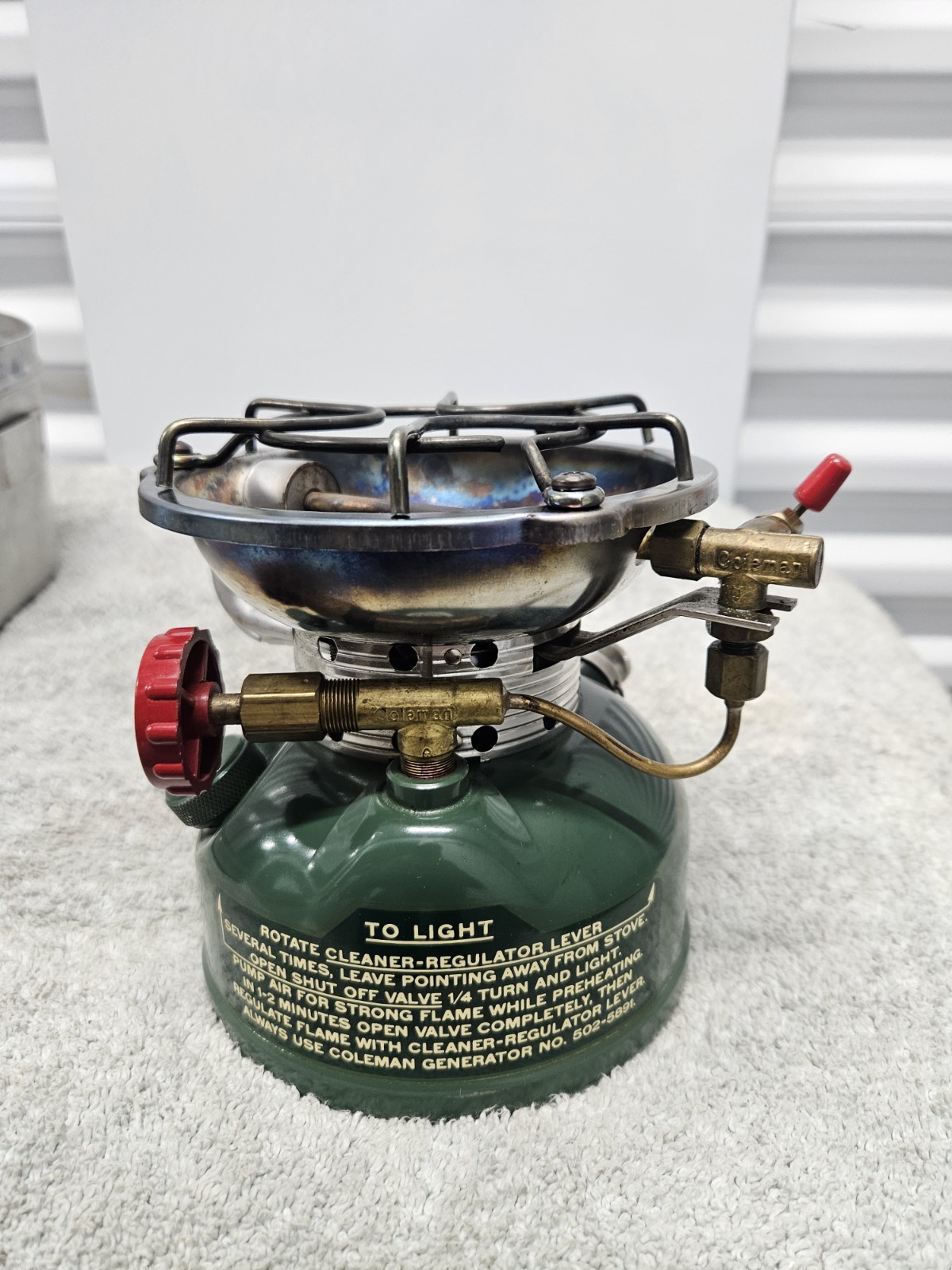 1971 COLEMAN 502 Single Burner Camp Stove With Aluminum Cook Kit Case Heat Drum