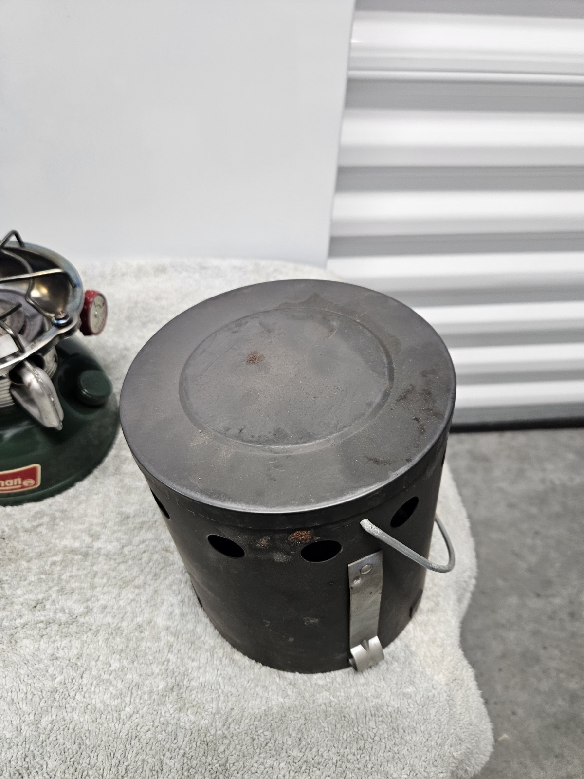 1971 COLEMAN 502 Single Burner Camp Stove With Aluminum Cook Kit Case Heat Drum