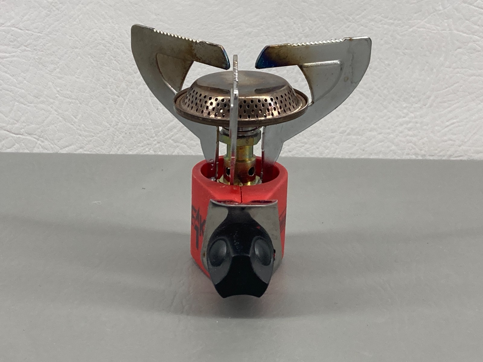 Coleman Peak 1 Single Burner Backpacking Butane Propane Folding Micro Stove Camp