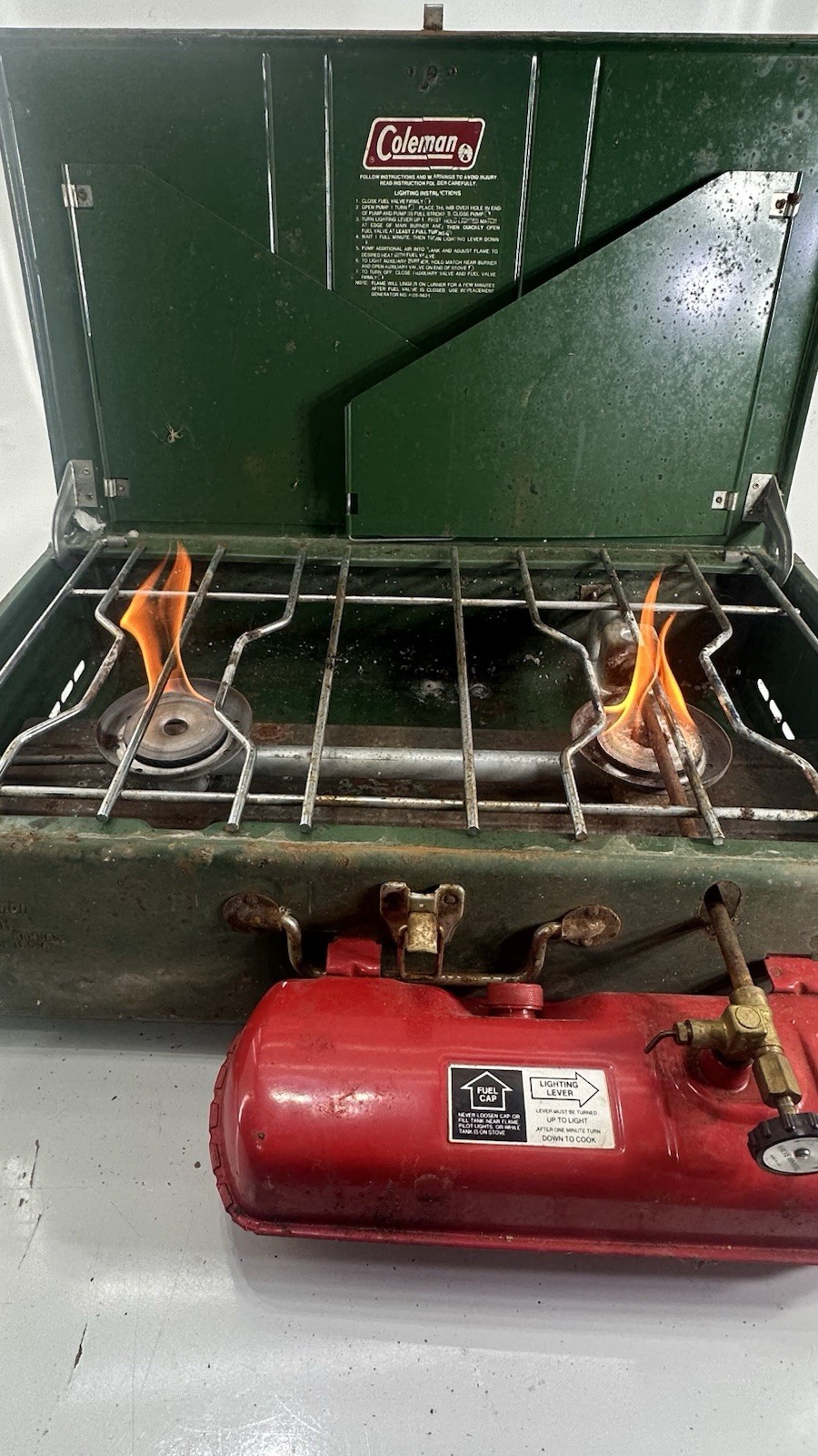 Vintage 1984 Coleman Model 413H Green Dual 2 Burner Gas Camping Stove Fuel Tank