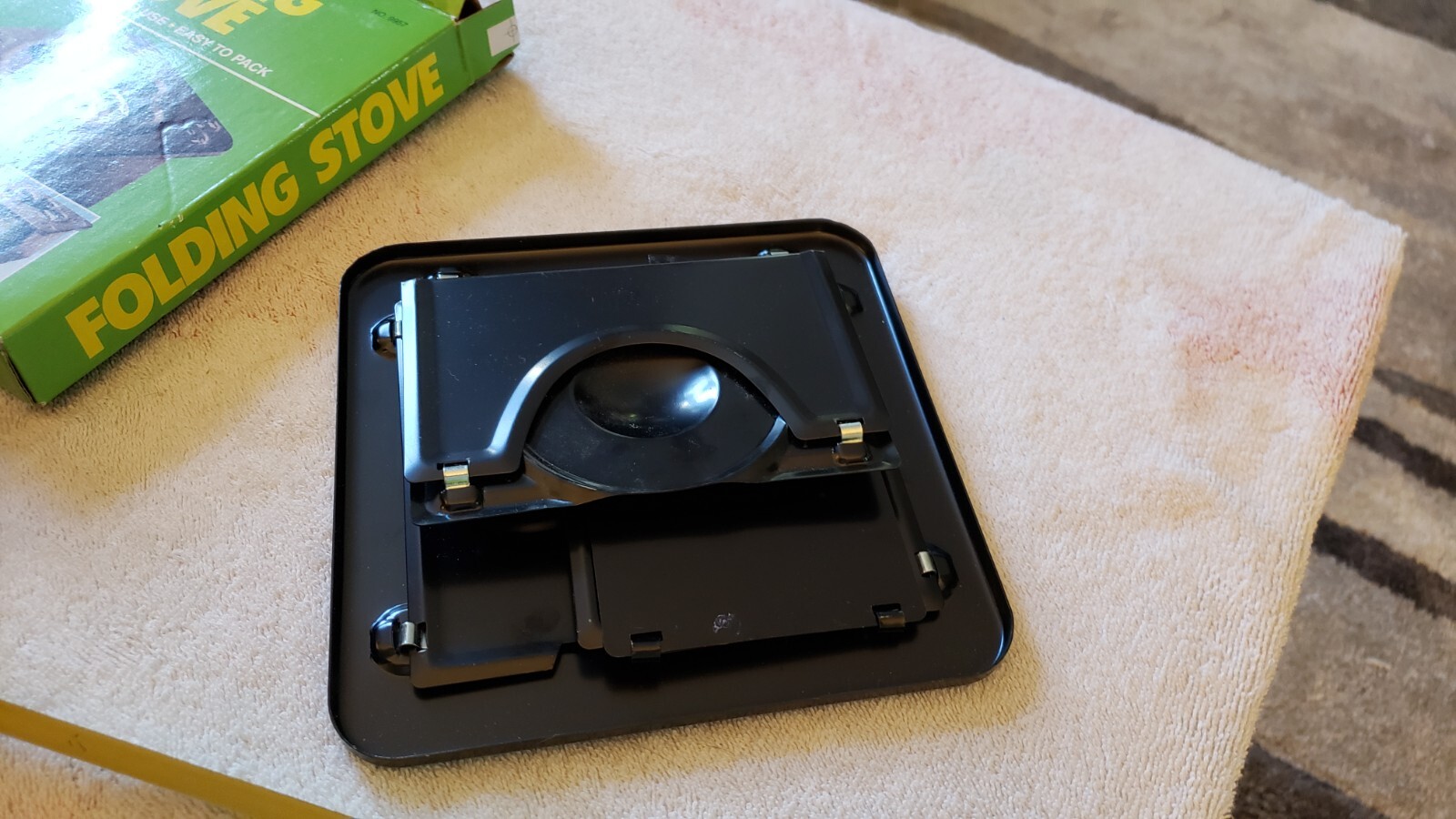 Coghlan’s Folding Stove 1-Burner Canned Fuel Camp 9957 – Black BRAND-NEW w box