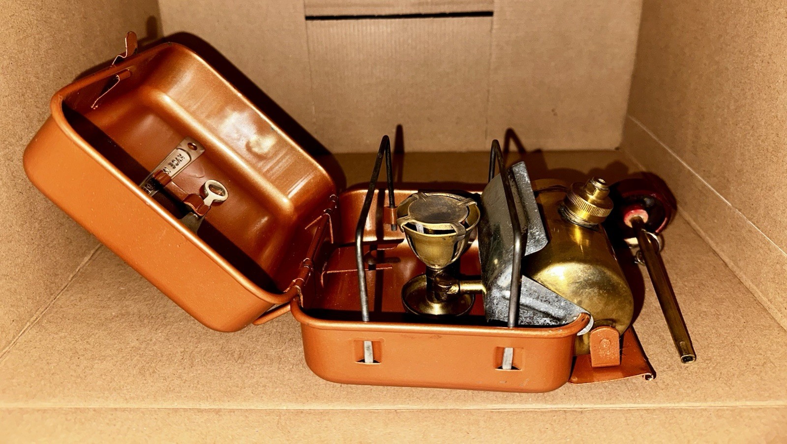 Vintage 1-Burner Pocket Gas Camping Stove Metal Brown Matte Carry Case
