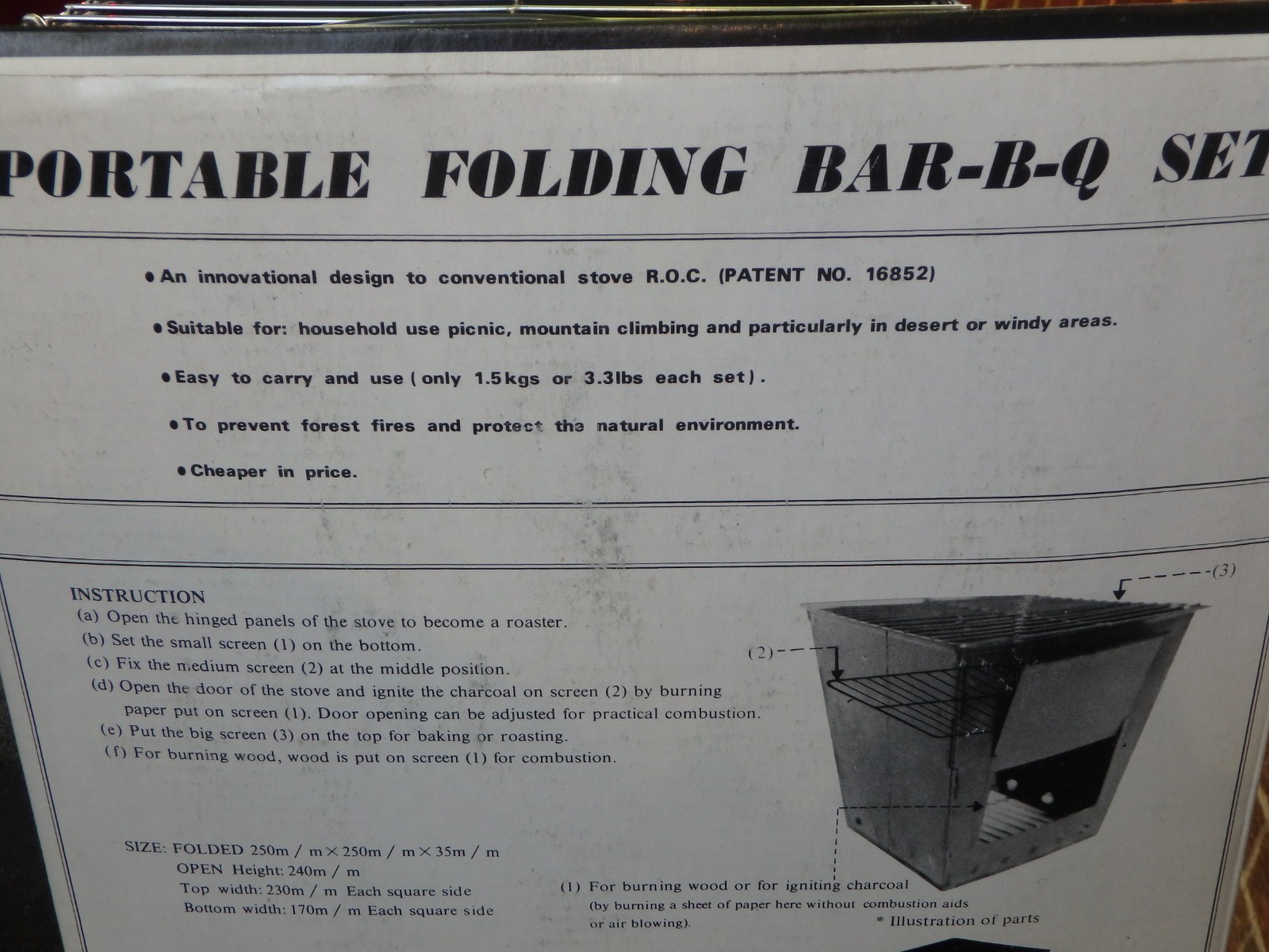 COLEMAN PORTABLE FOLDING BAR B Q SET