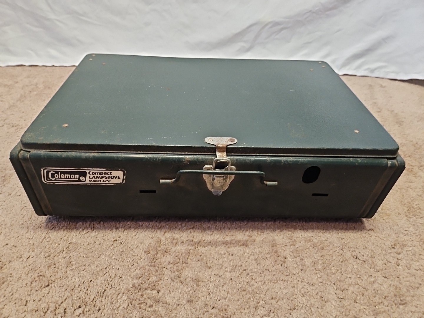 VINTAGE COLEMAN MODEL 425F 2-BURNER COMPACT CAMP STOVE