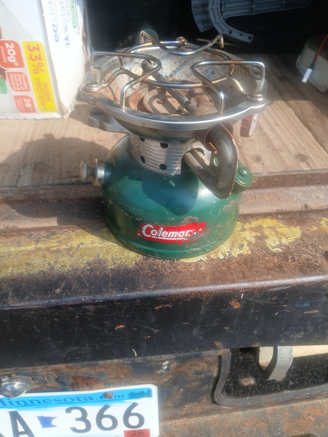 VINTAGE COLEMAN 502 SPORTSTER CAMP STOVE SINGLE ONE BURNER DATED 9-84 IN BOX
