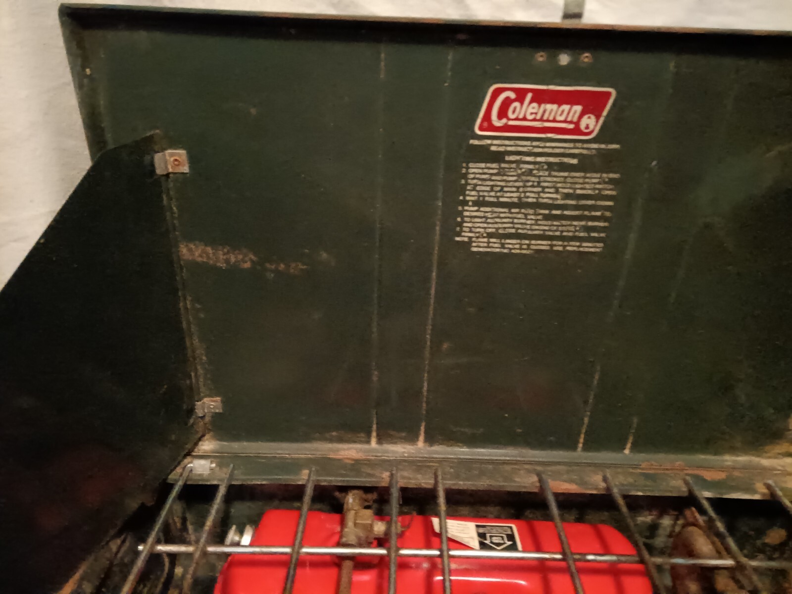 Vintage Coleman Model 413H Two Burner Green Gas Camp Stove Dated 9/84