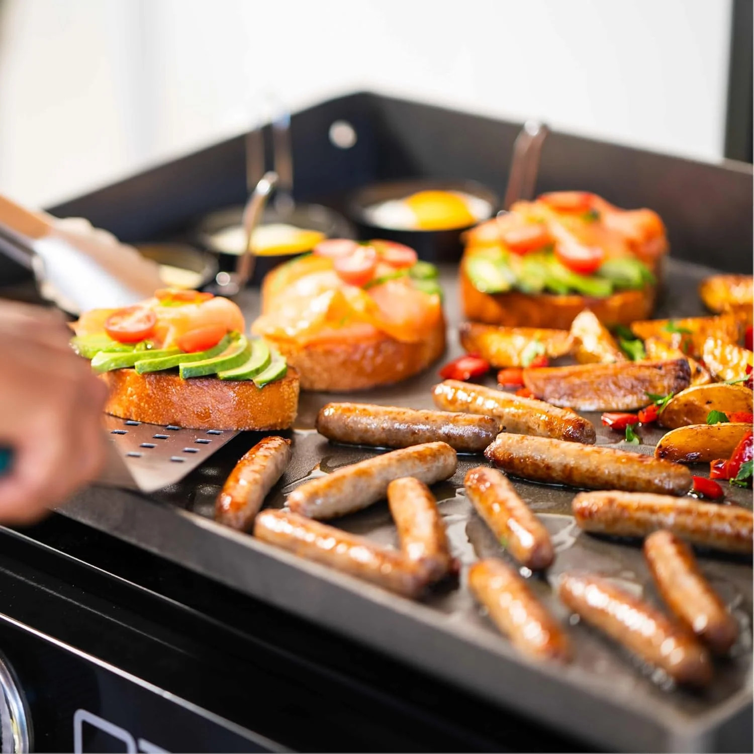 Charbroil 22″ Performance Series Portable Tabletop 2 Burner Propane Gas Griddle,