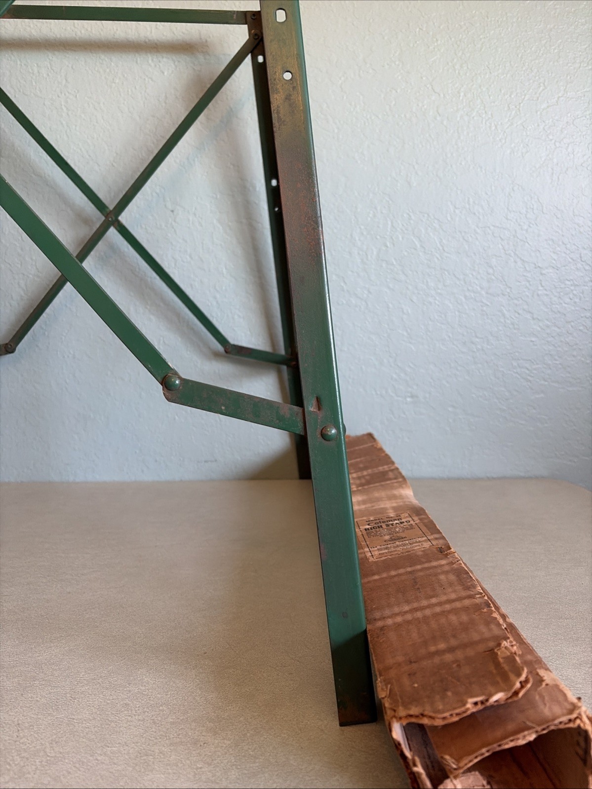Vintage Coleman Heavy Steel Green Stove Cooler Folding High Stand No. 10 w/ Box