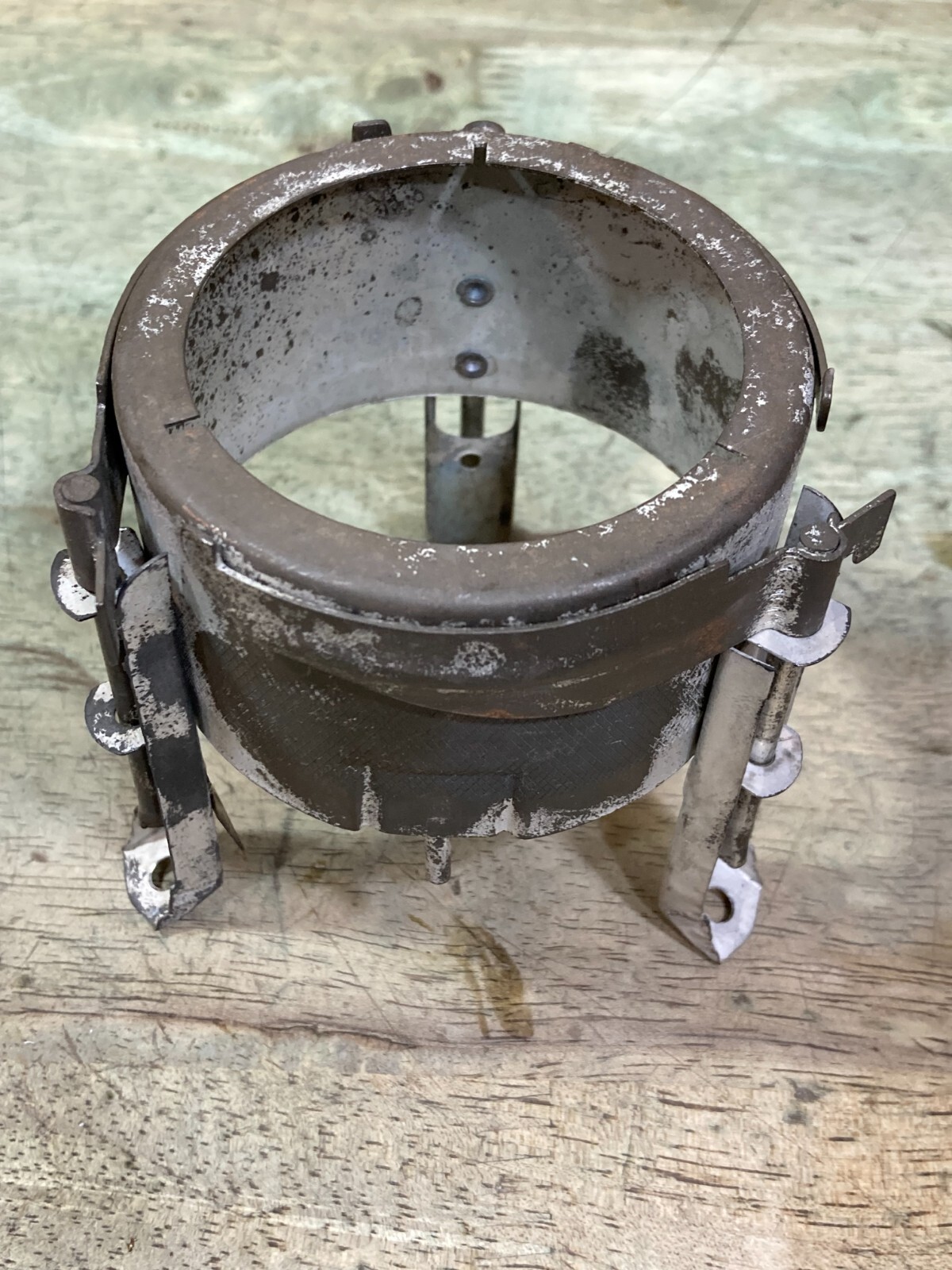 M1950 Rogers Stove – Grate – Discoloration – From Un-fired Stove