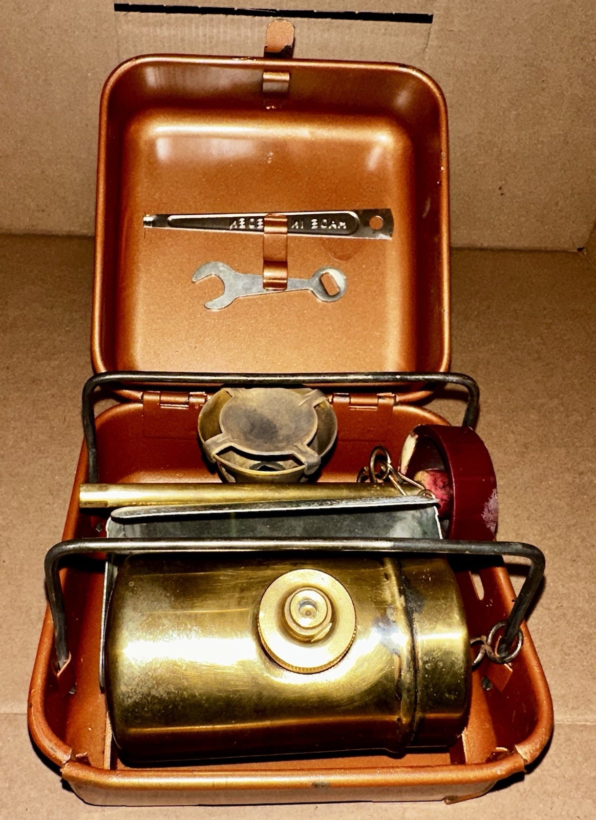 Vintage 1-Burner Pocket Gas Camping Stove Metal Brown Matte Carry Case