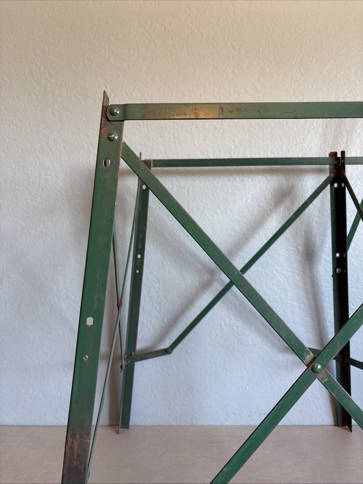 Vintage Coleman Heavy Steel Green Stove Cooler Folding High Stand No. 10 w/ Box