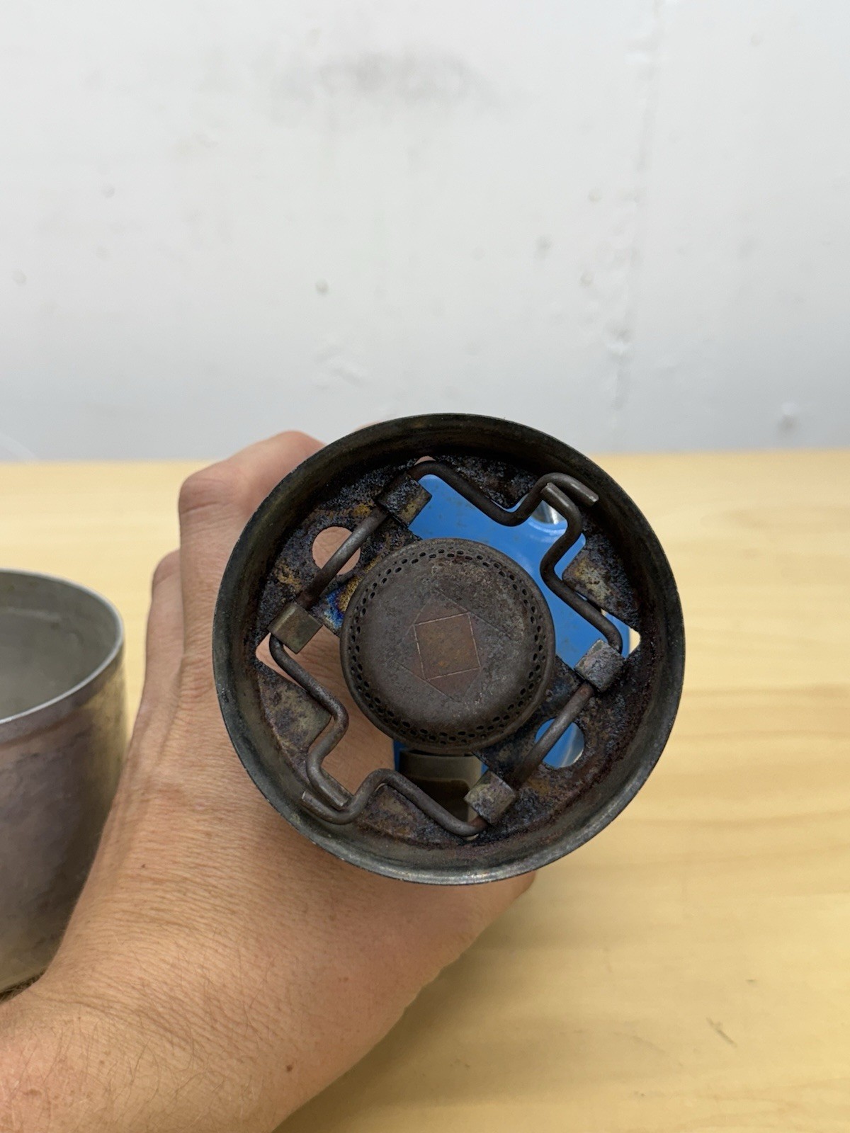 GAZ GLOBE TROTTER BACKPACK STOVE WITH METAL CANISTER BUTANE POT