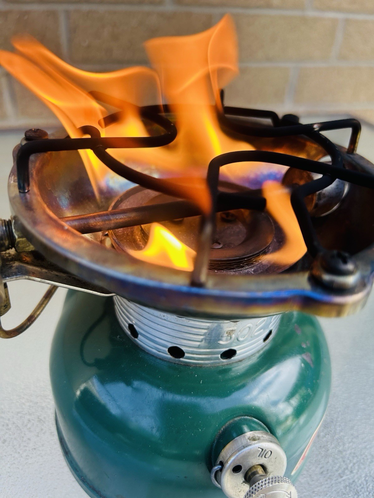 Coleman 502 Sportster 1-66 Stove Sunshine of the Night Fires, Holds Pressure