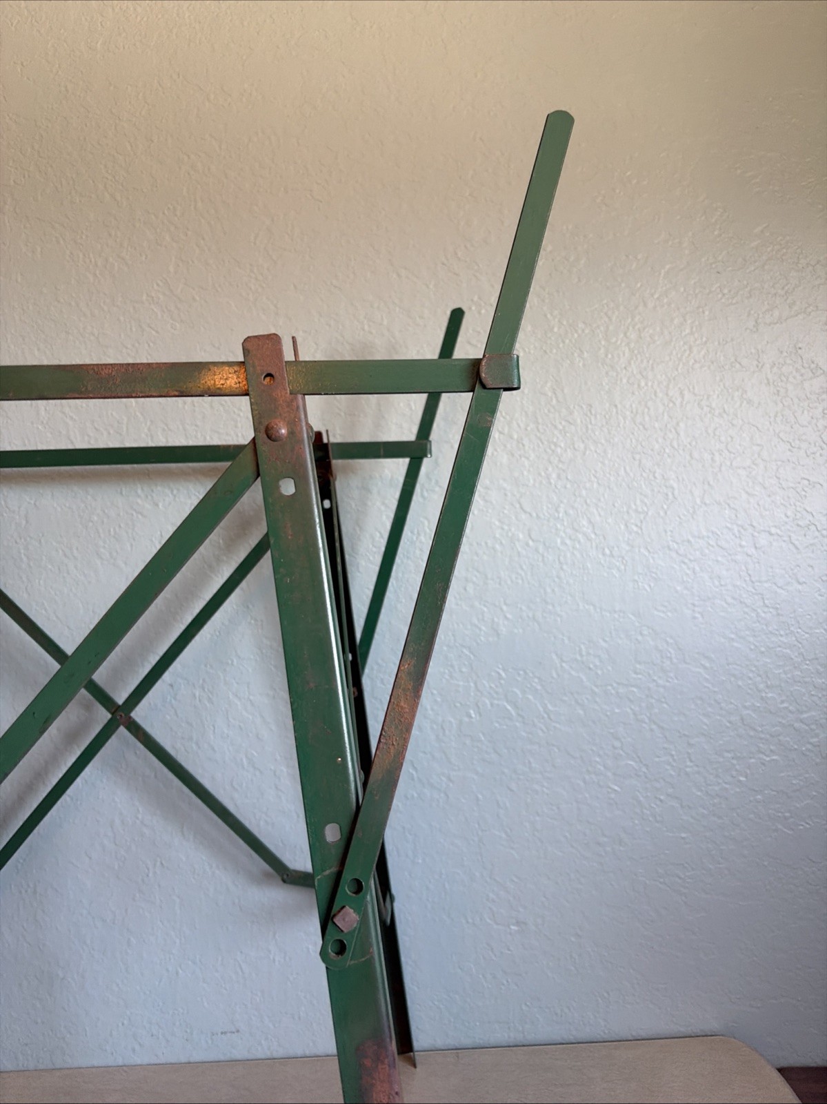 Vintage Coleman Heavy Steel Green Stove Cooler Folding High Stand No. 10 w/ Box
