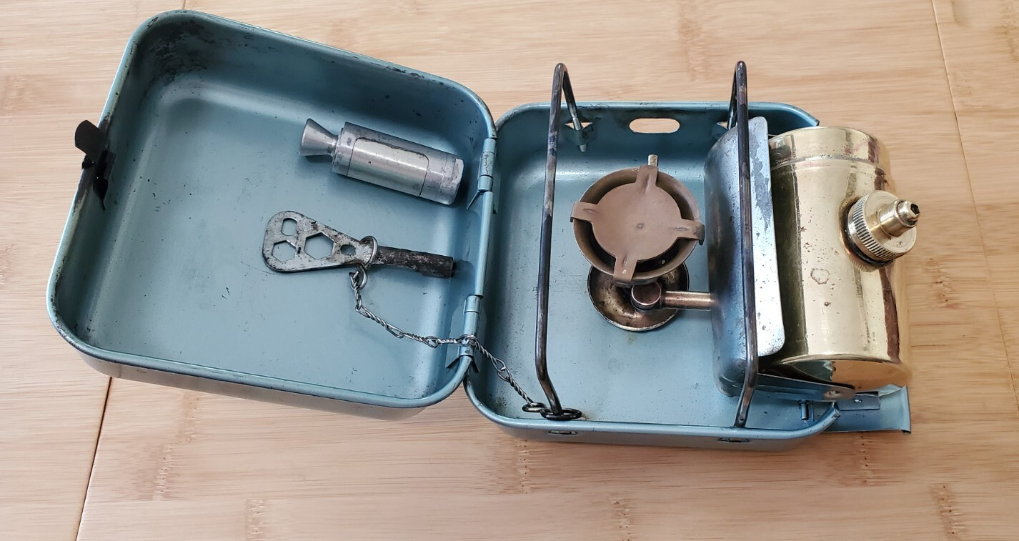 OPTIMUS 8R Vintage Swedish Portable Gasoline/White Gas Camp Stove in Clamshell