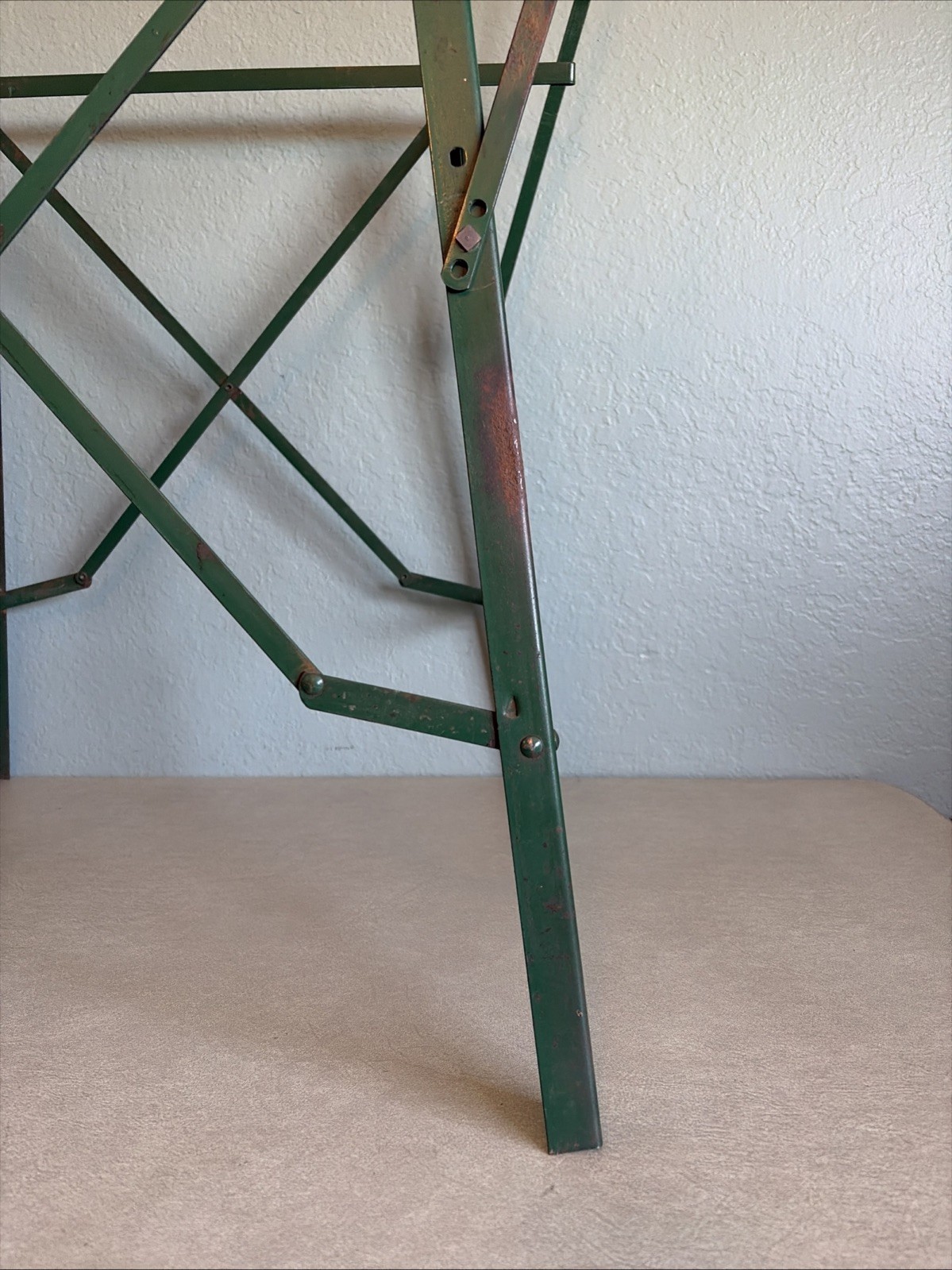 Vintage Coleman Heavy Steel Green Stove Cooler Folding High Stand No. 10 w/ Box