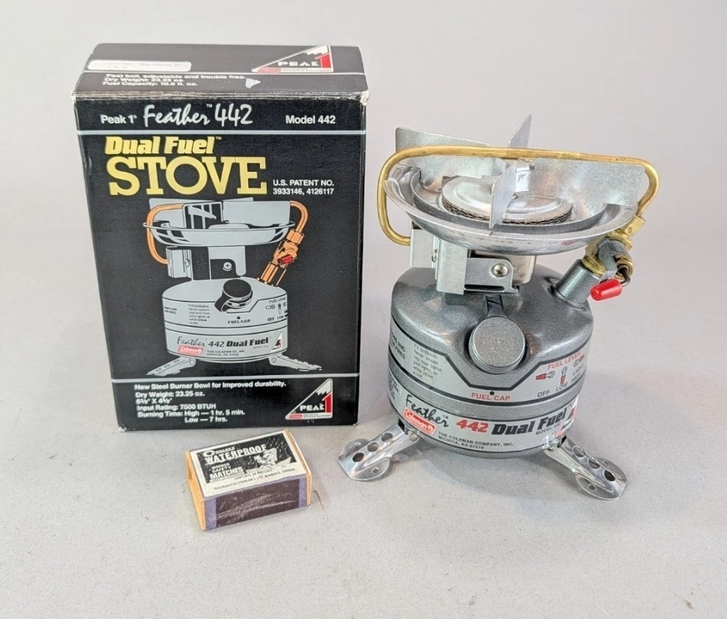 Coleman Peak 1 Feather 442 Dual Fuel Stove Vintage NOS