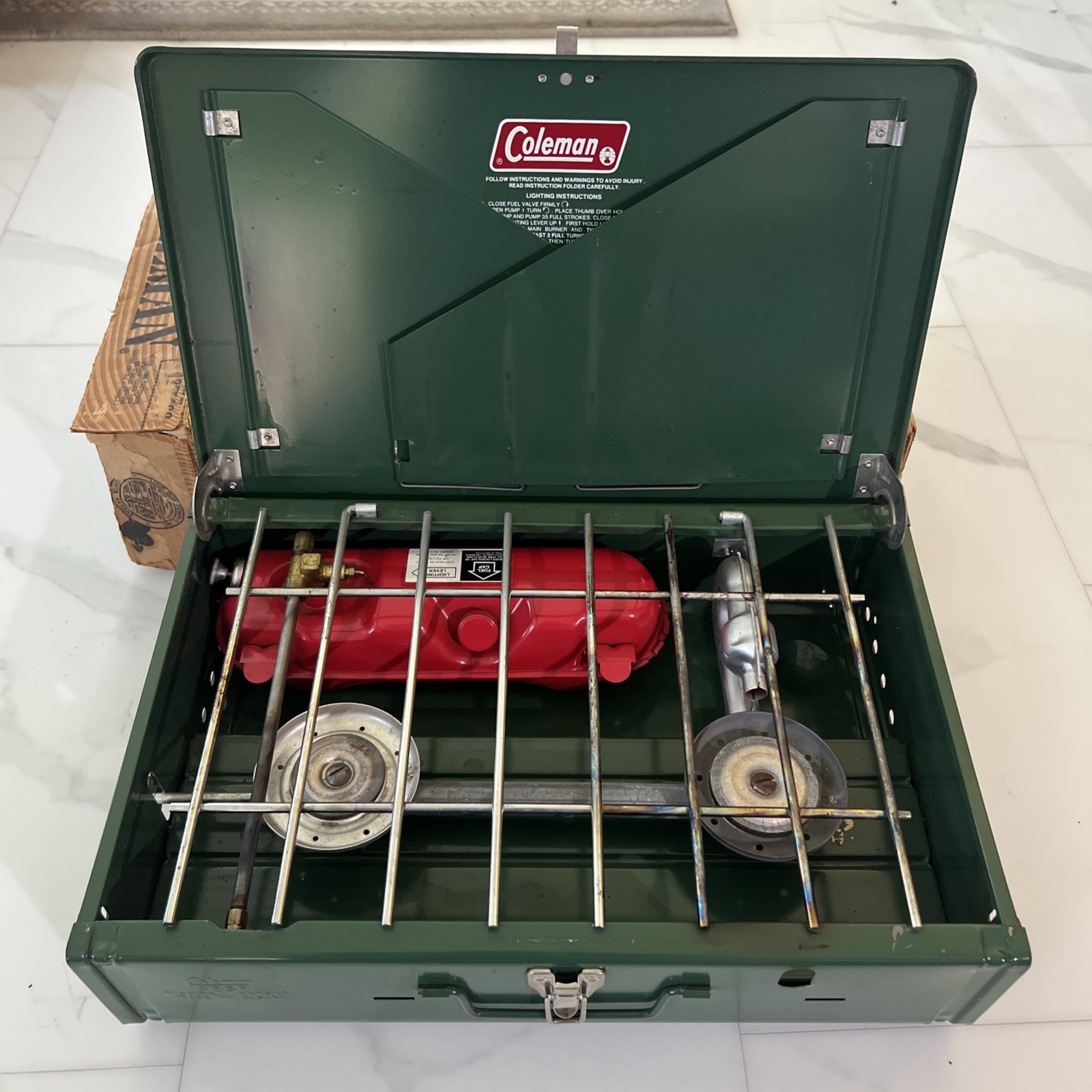 1979 Coleman Camp Stove 2 Burner Model 425F499 w/Original Box USA