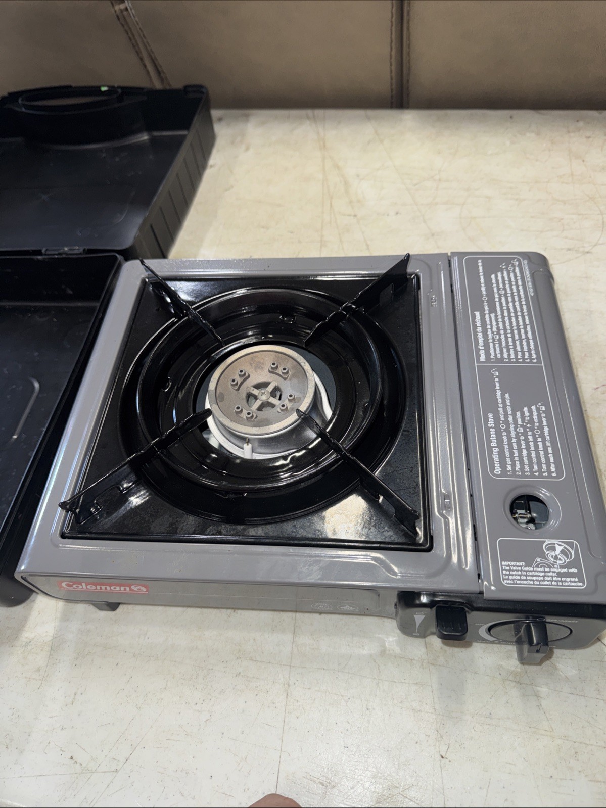 COLEMAN PORTABLE BUTANE CAMPING STOVE W/ CASE MODEL 2800 SERIES
