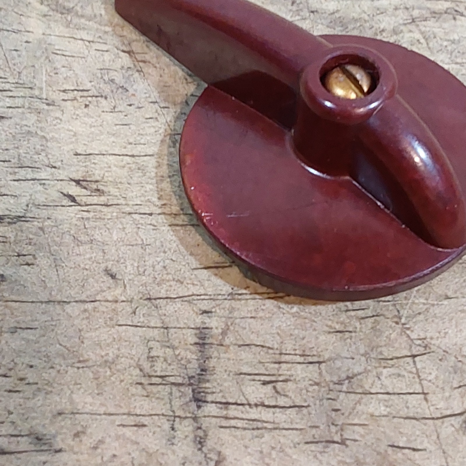 M1950 Wyott Military Stove – Valve Wheel Knob and Screw – Melted on edge