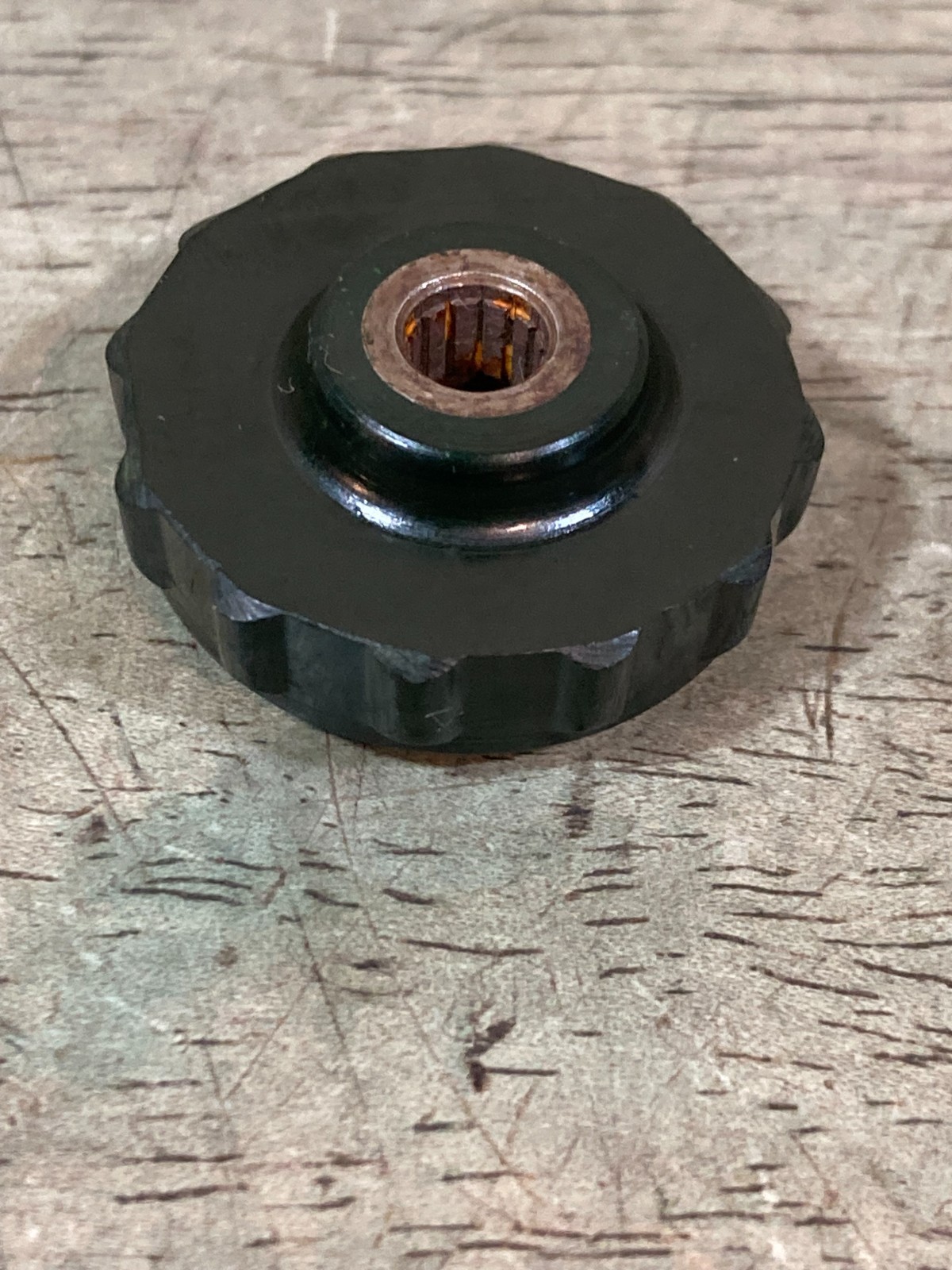 Rogers 523 Stove – Valve Wheel Knob and Screw – Off un-fired Stove