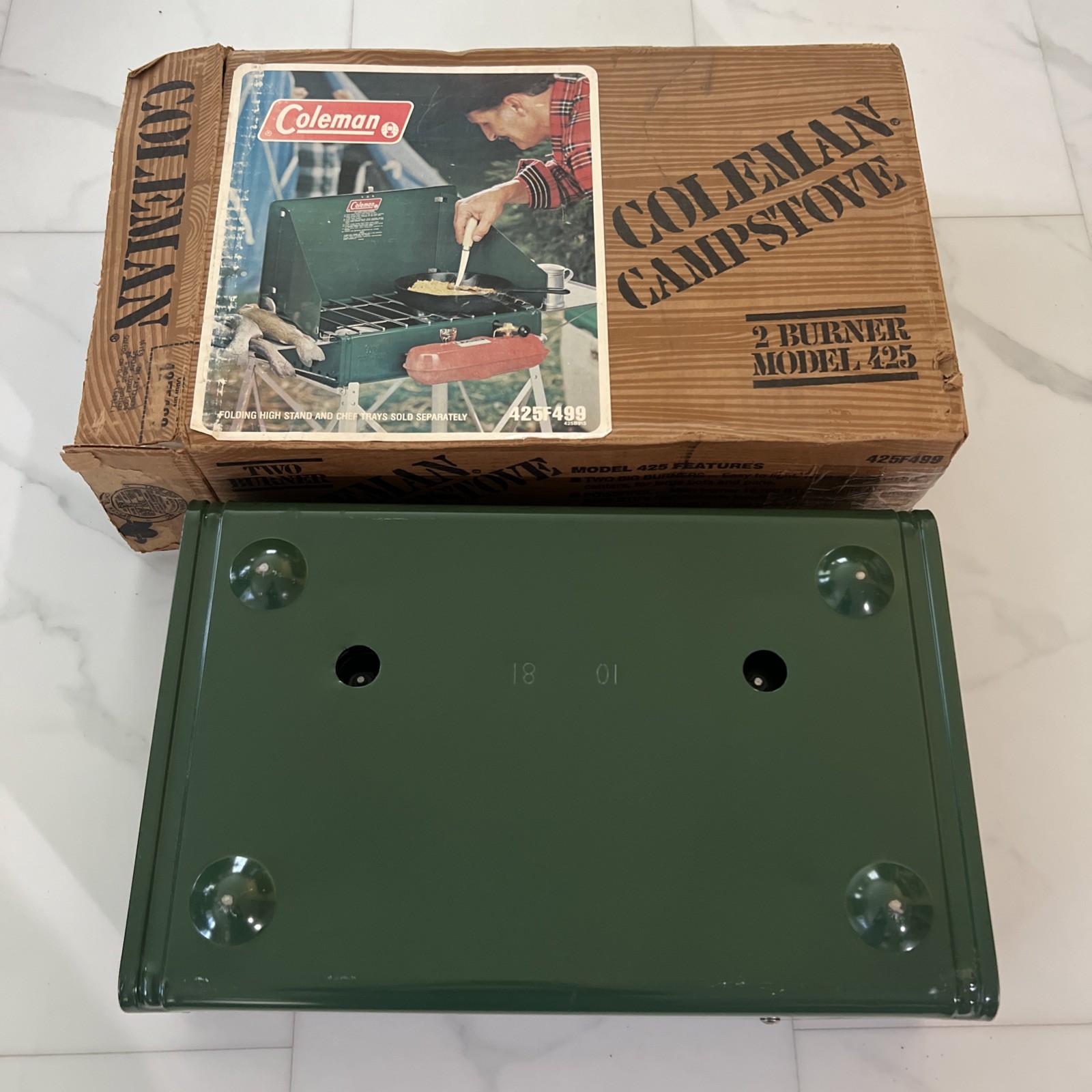 1979 Coleman Camp Stove 2 Burner Model 425F499 w/Original Box USA