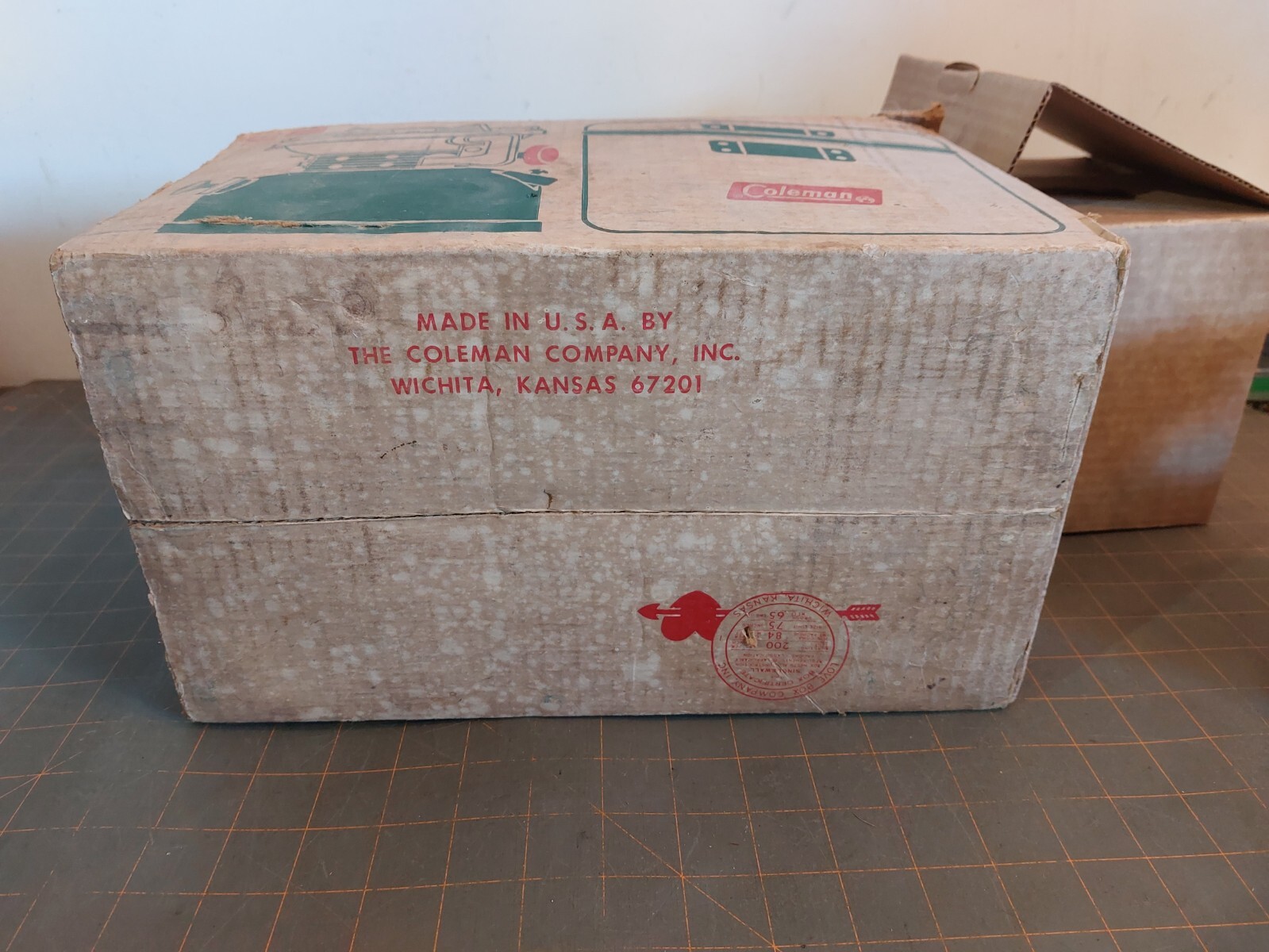 COLEMAN 502-700 SINGLE BURNER CAMP STOVE 1970 w BOX 502-800 Kit