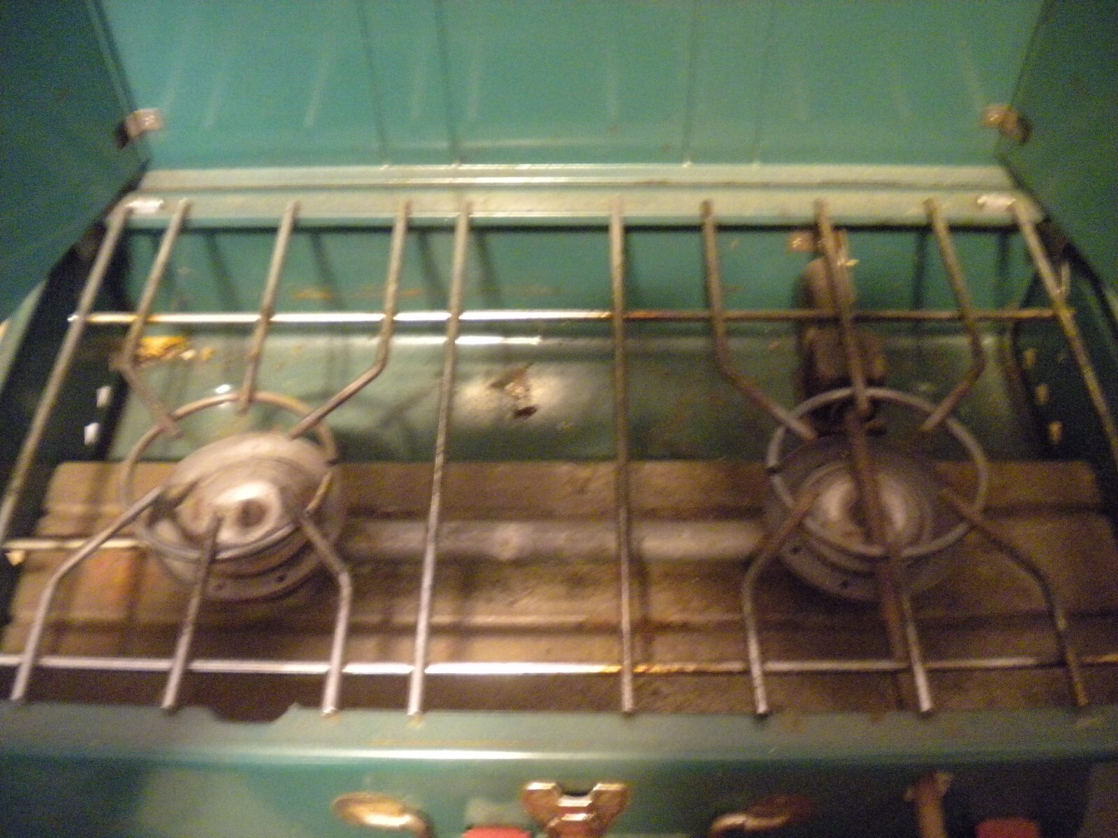 Coleman 2 Burner Camp Stove Model 413G Dated 5/70 Tested and Working
