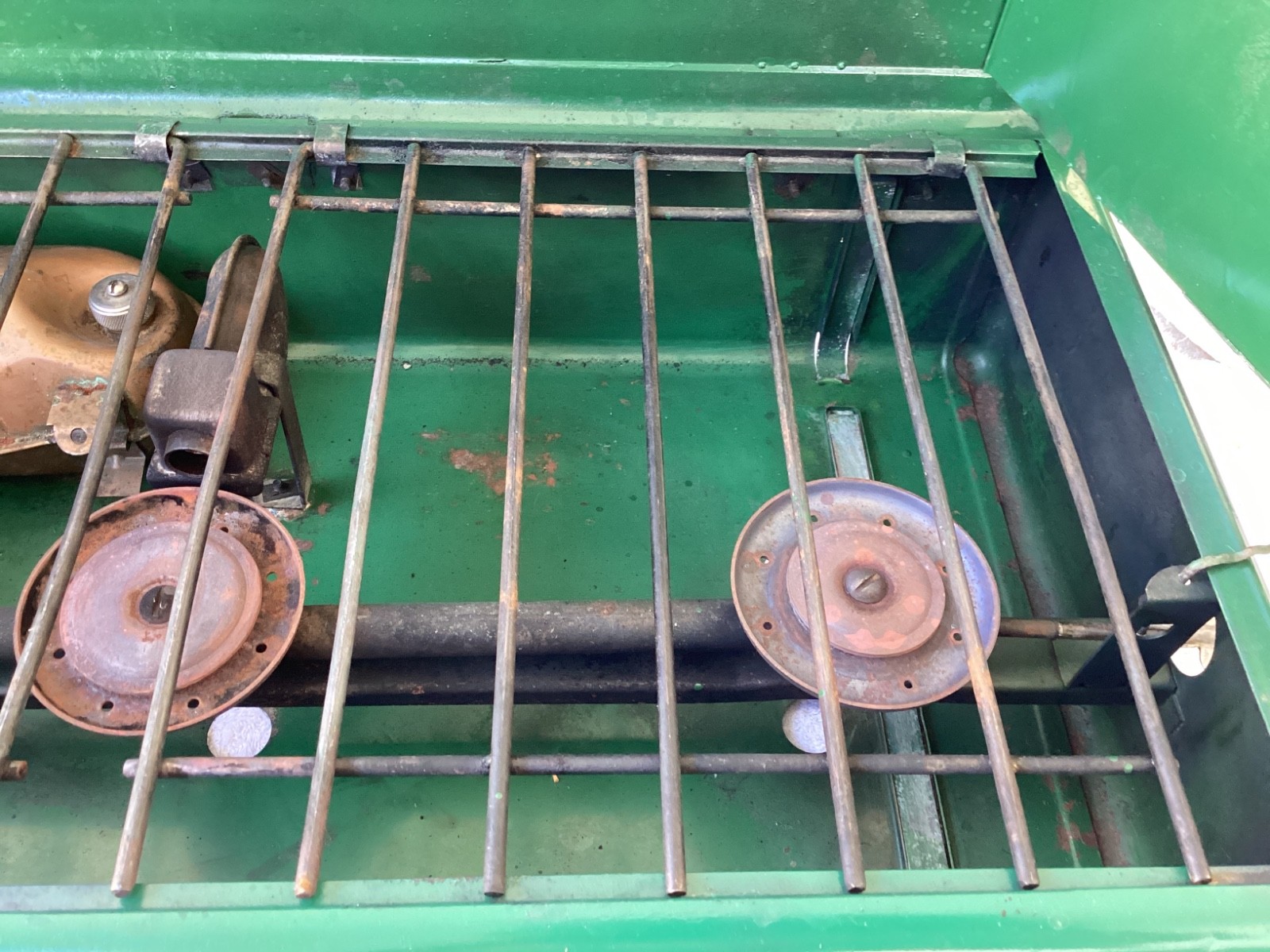 Vintage Coleman Model 426B Triple 3 Burner Green Gas Camping Stove