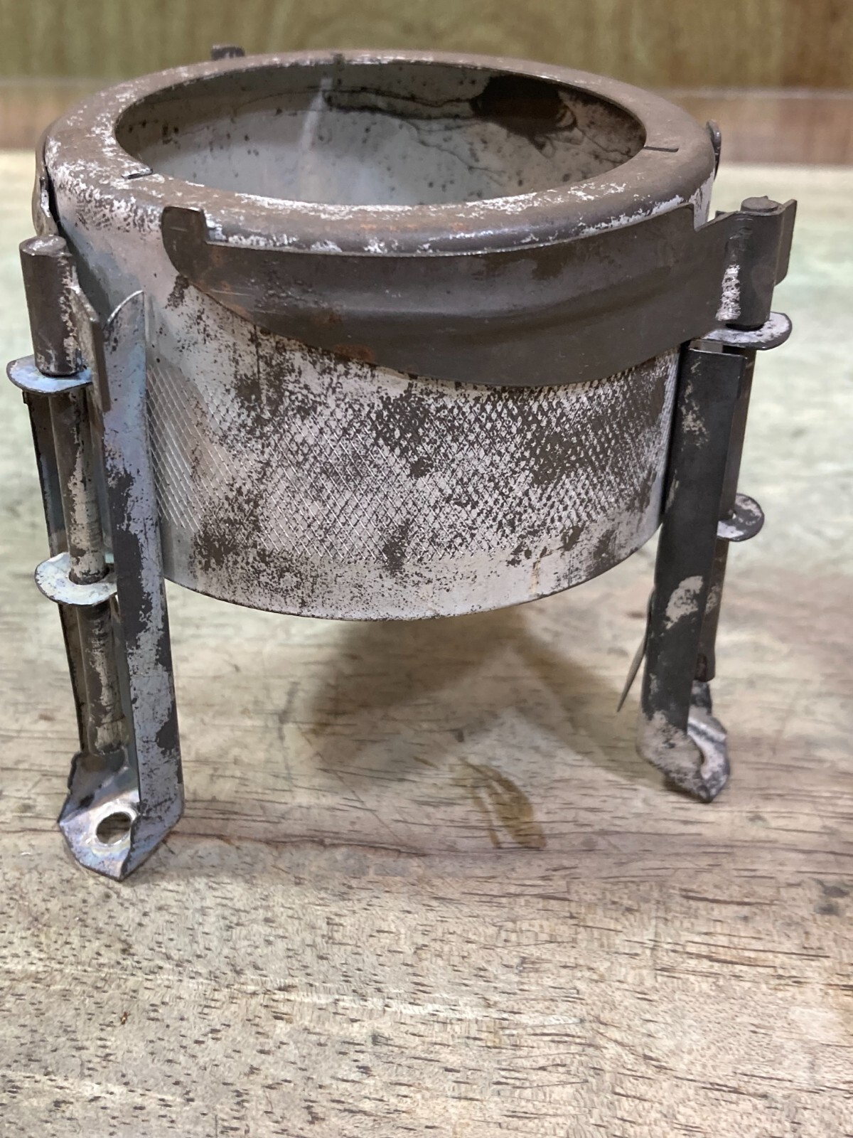 M1950 Rogers Stove – Grate – Discoloration – From Un-fired Stove