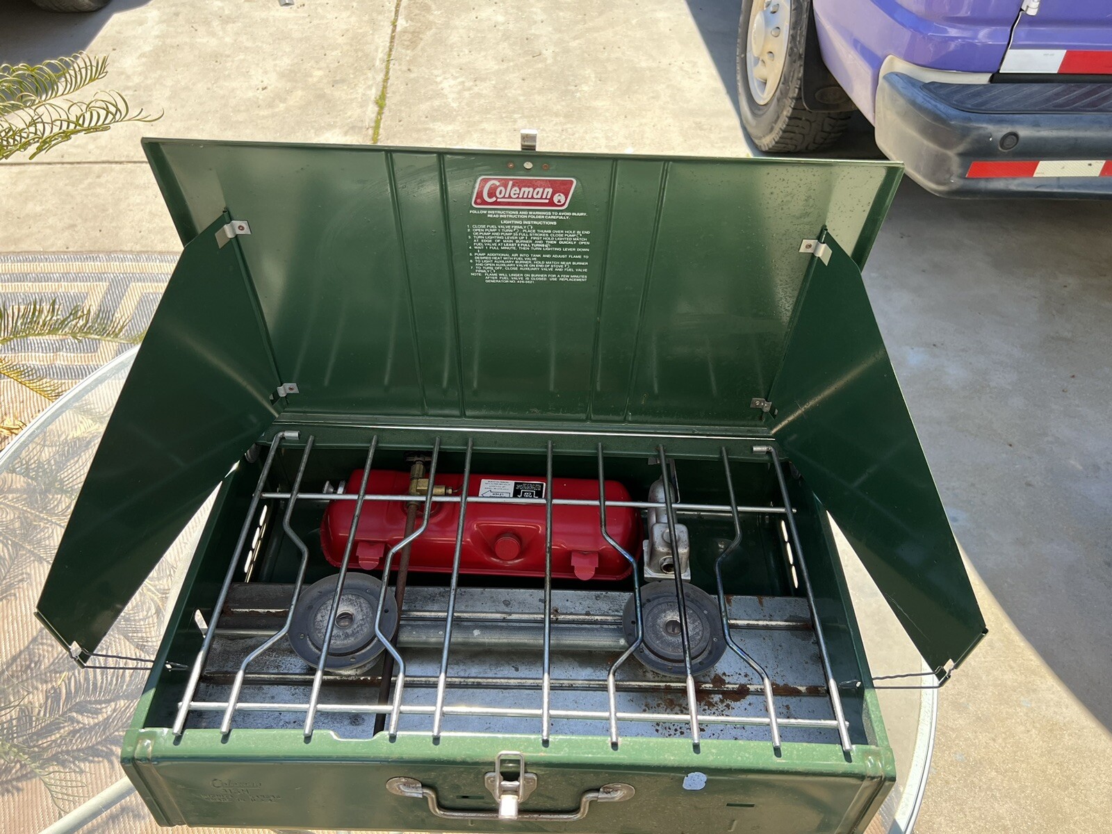 1982 Coleman 413H 2 Burner Camp Stove VINTAGE 2/82 Used W/Box