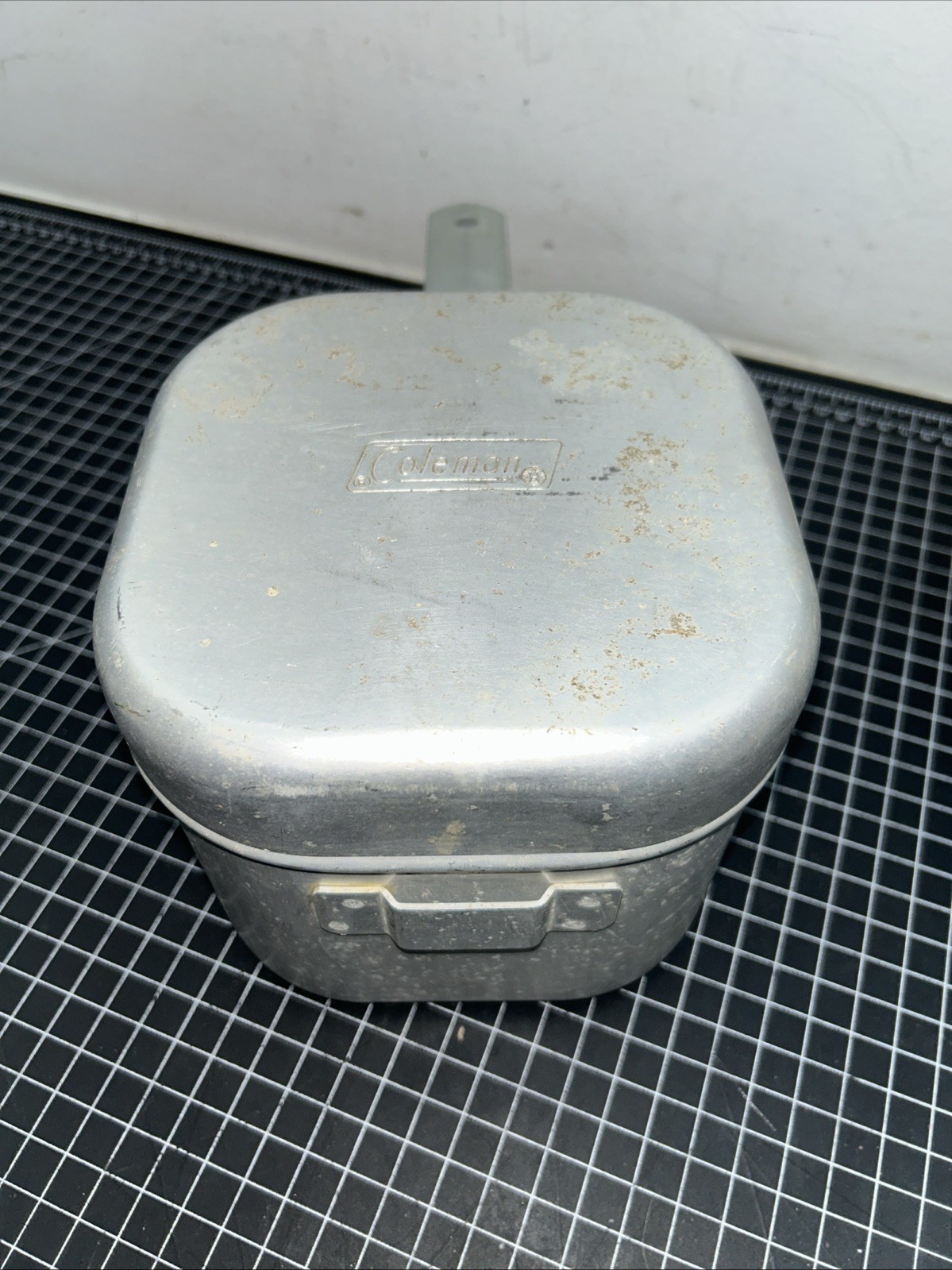 1967 COLEMAN SPORTSTER STOVE 502 W/ ALUMINUM CASE COOK POT