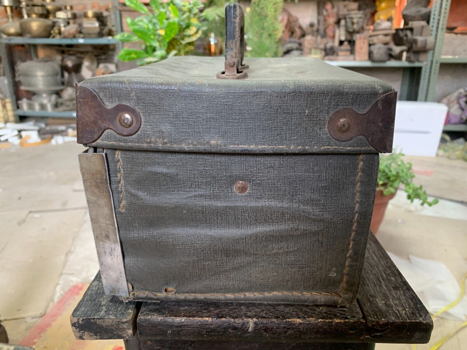 Vintage Wheel Brand China Made Portable Camping Kerosene Stove Burner Case Box