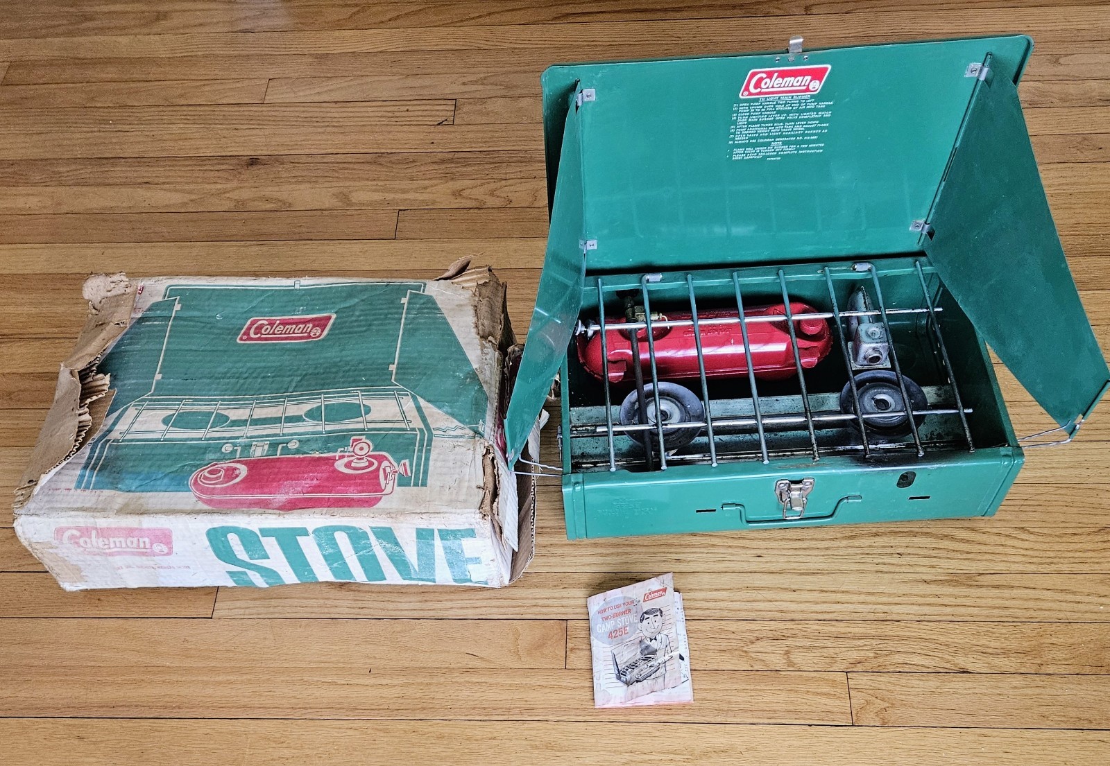 Coleman 2 Burner Camp Stove Model 425 E for camping fishing hunting looks unused