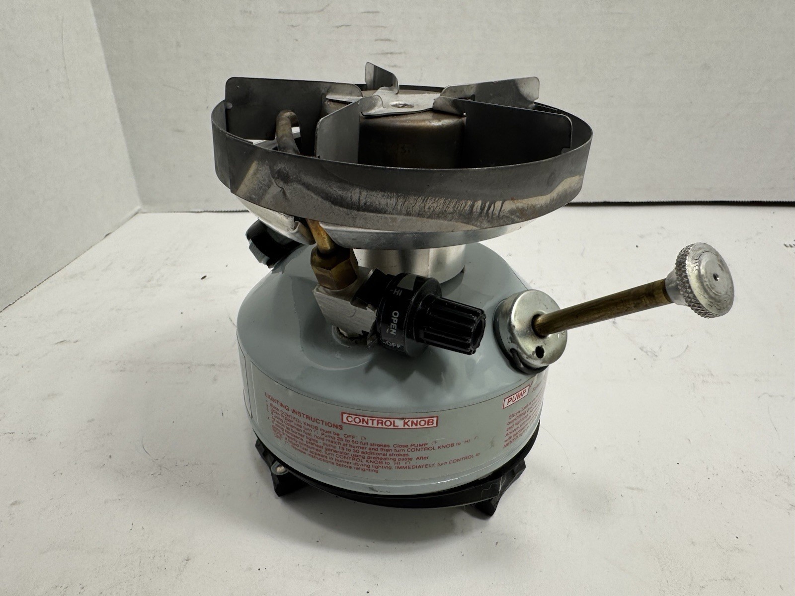 Coleman Peak 1 Multi-Fuel Camp Stove Model 550B Works