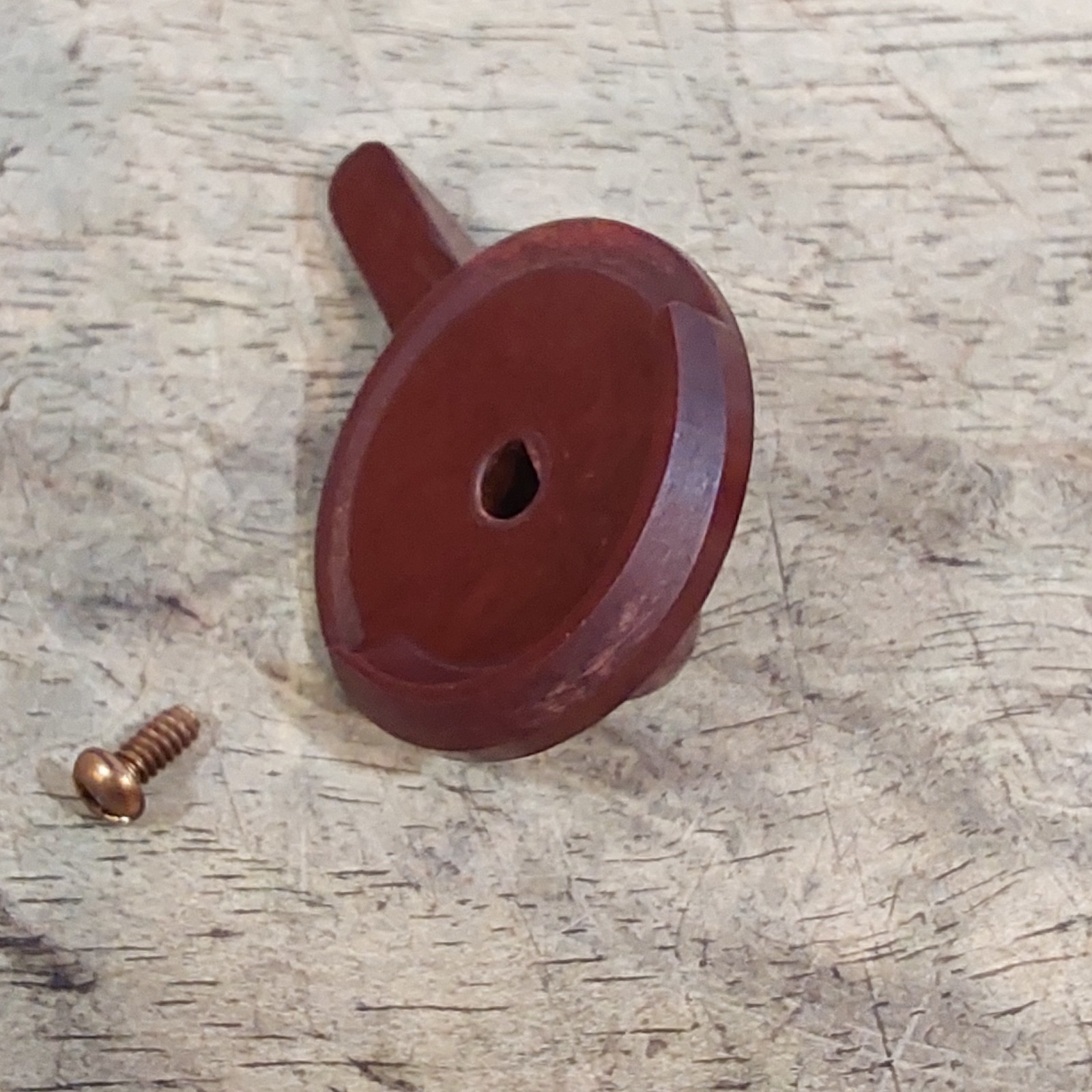 M1950 Wyott Military Stove – Valve Wheel Knob and Screw – Melted on edge