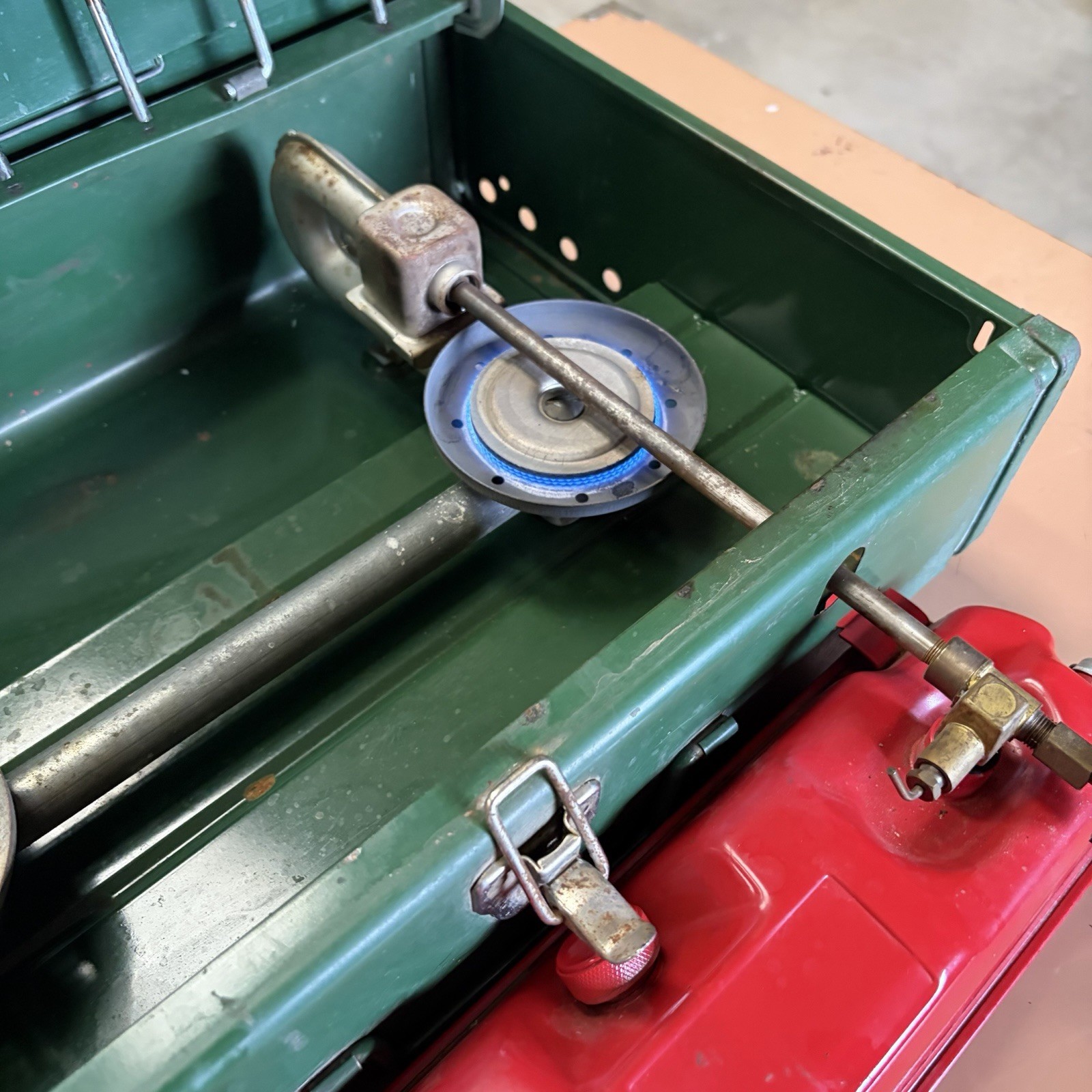 Vintage Coleman 425E Dual Burner Camp Stove 1978 Working No Box USA Prepper !