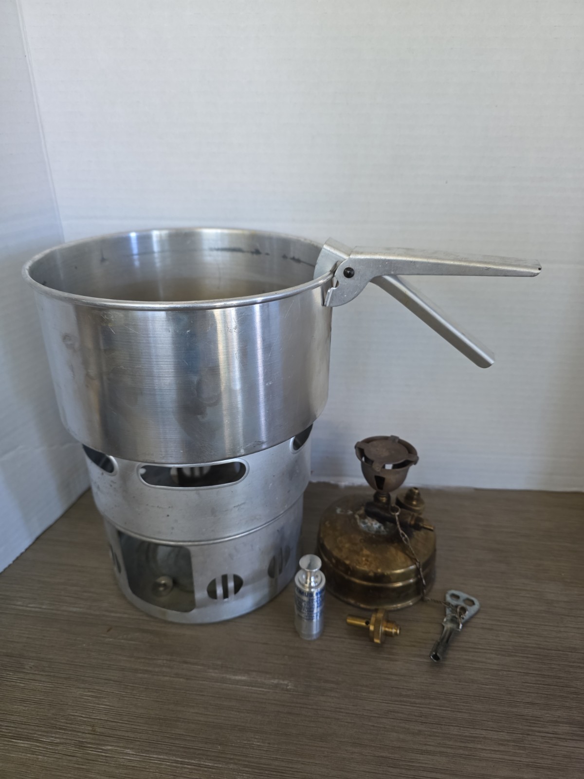 SIGG TOURIST CAMP BACKPACKING ALUMINUM COOK SET & SVEA 123 STOVE SYSTEM UNTESTED