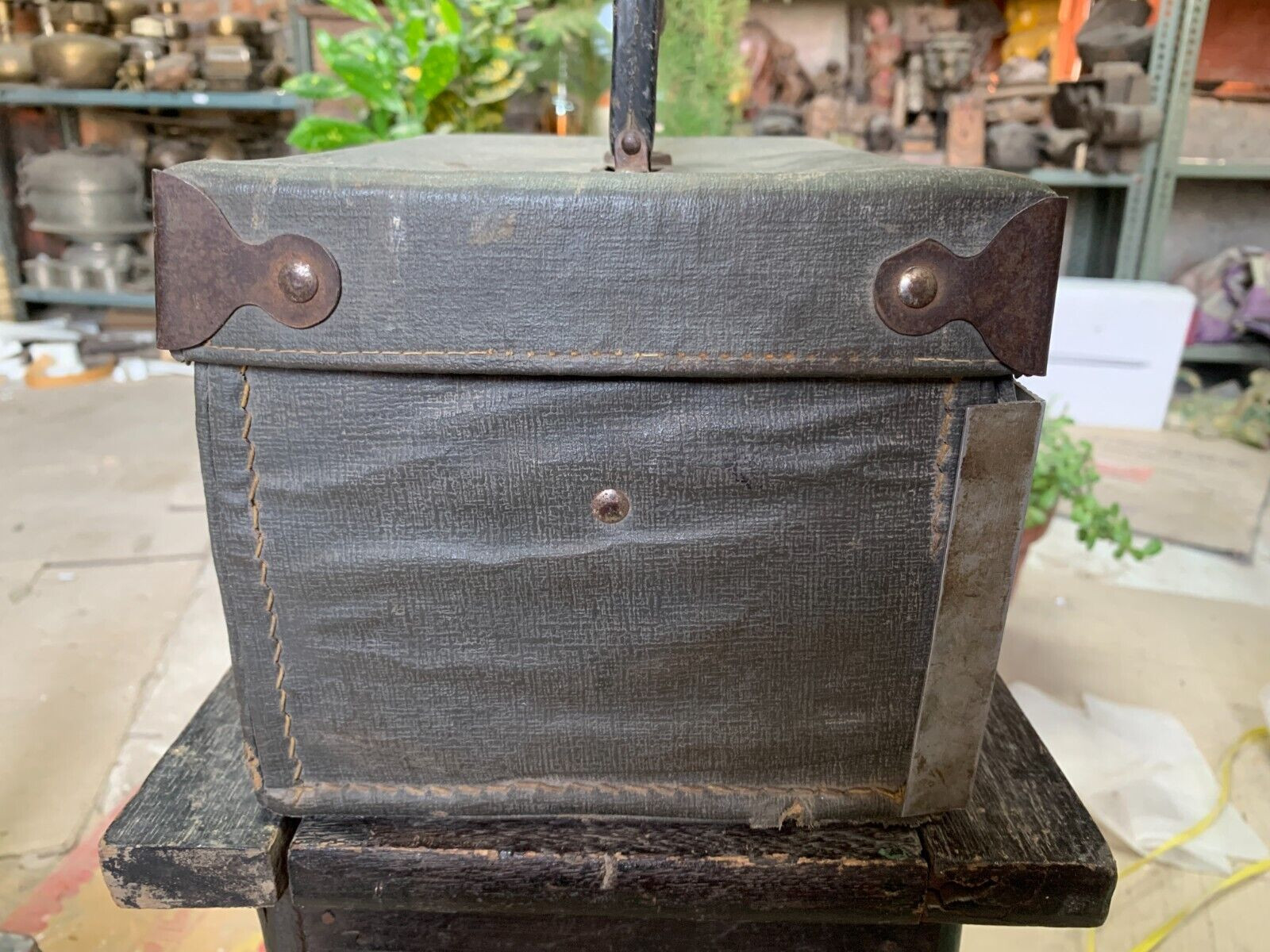 Vintage Wheel Brand China Made Portable Camping Kerosene Stove Burner Case Box