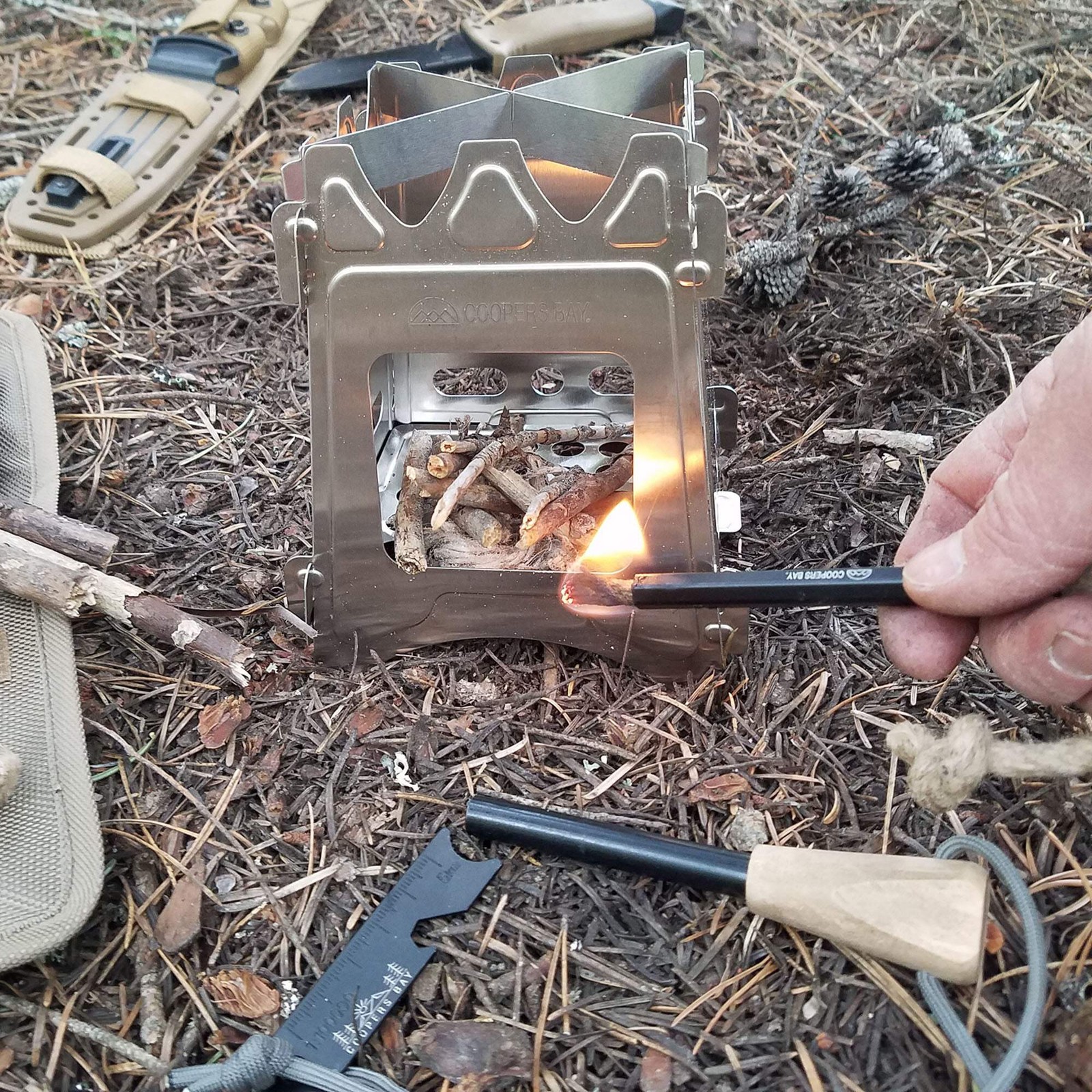 Coopers Bay® Hiker Twig Stove Package – Flat Pack Stove, Ferro Rod & Tinder