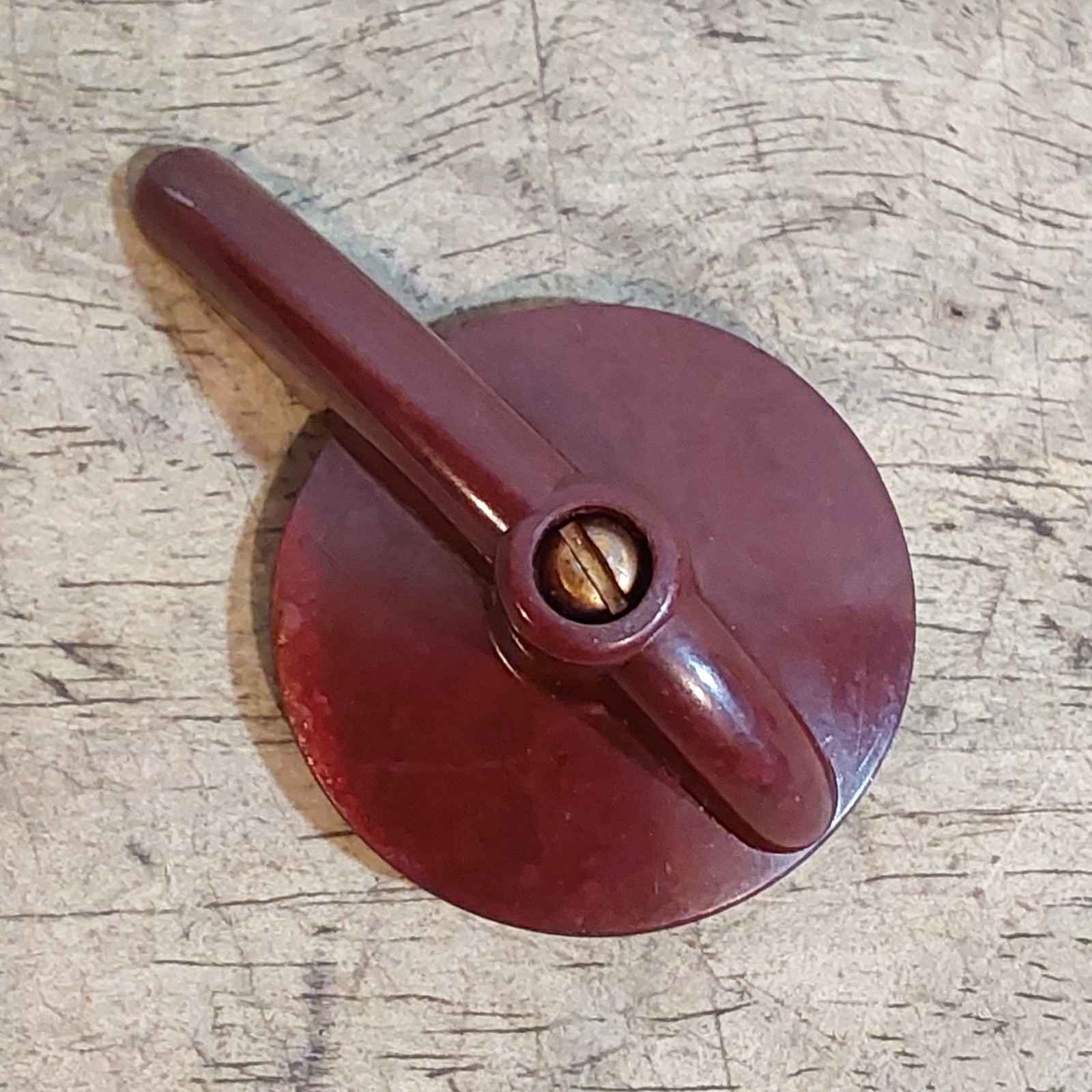 M1950 Wyott Military Stove – Valve Wheel Knob and Screw – Melted on edge