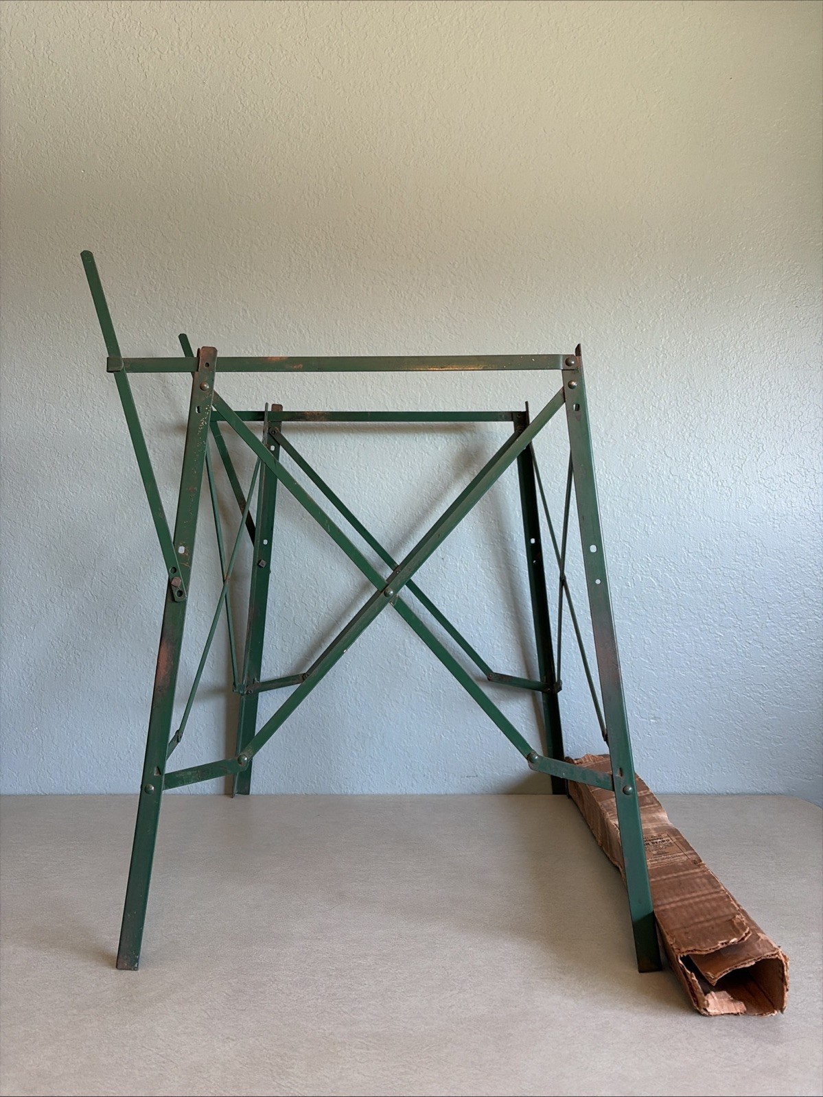 Vintage Coleman Heavy Steel Green Stove Cooler Folding High Stand No. 10 w/ Box