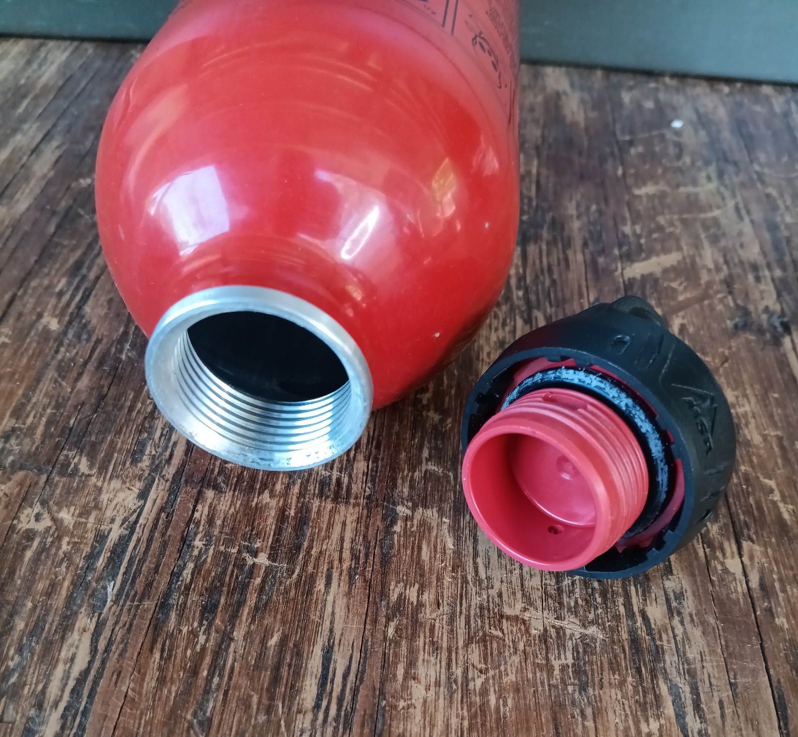 MSR Liquid Fuel Bottle 20 oz Red Aluminum Camping Backpacking Child & Leak Proof