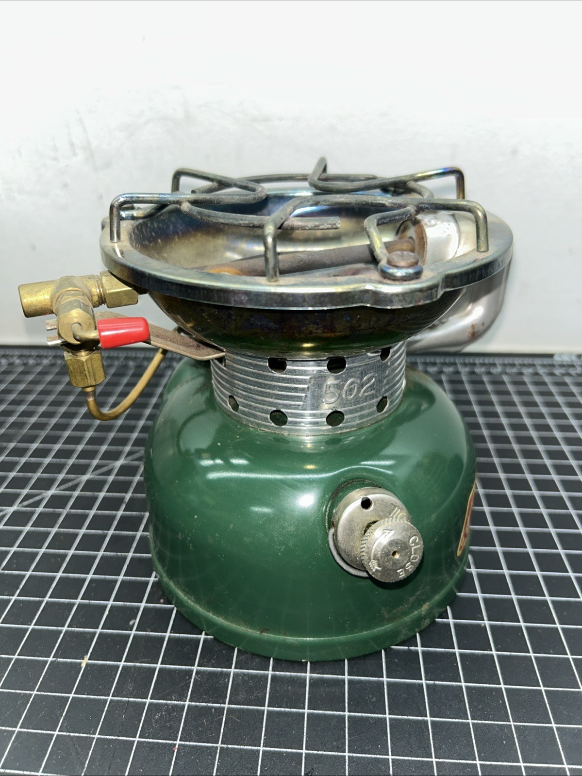 1967 COLEMAN SPORTSTER STOVE 502 W/ ALUMINUM CASE COOK POT