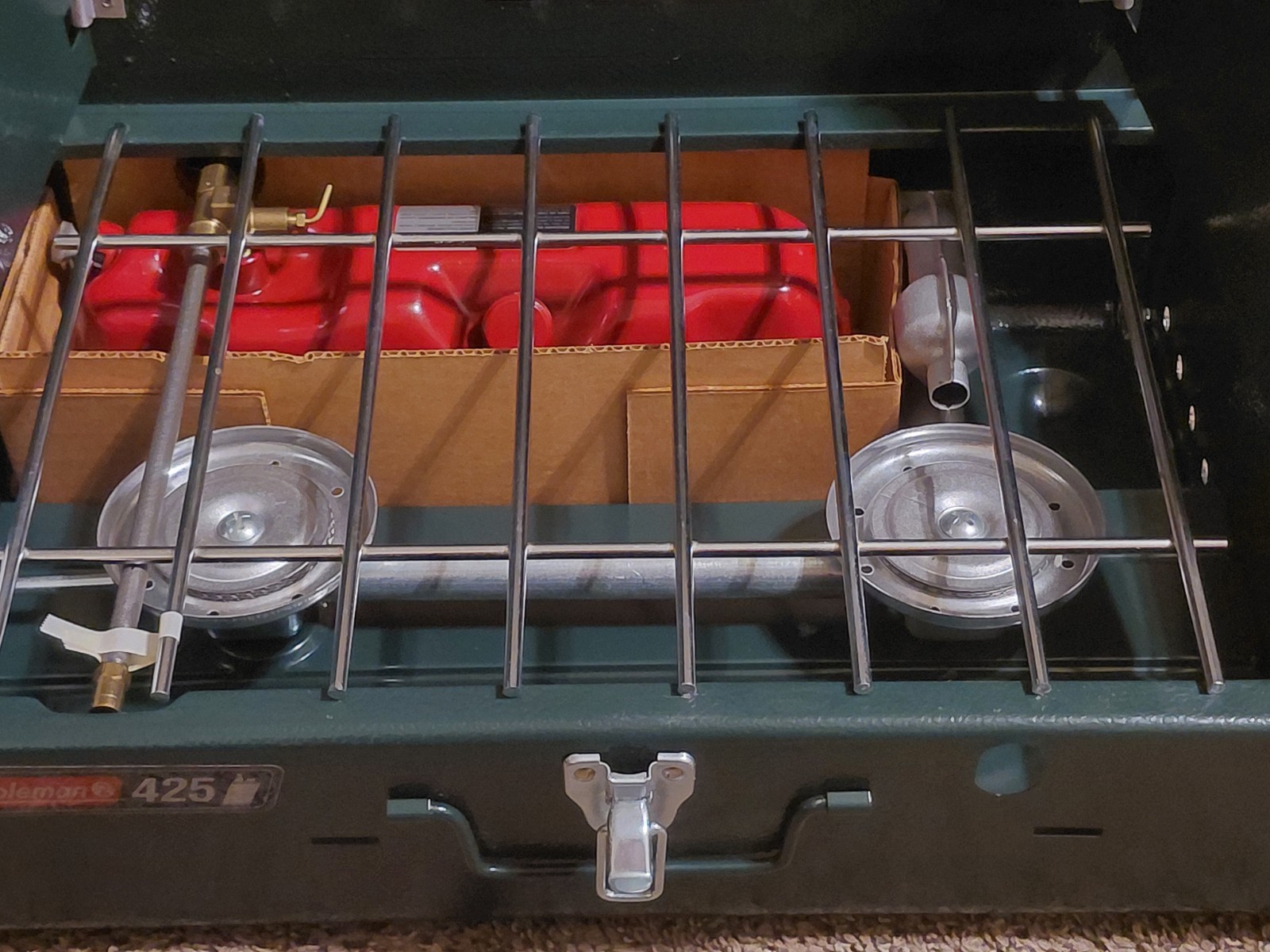 Vintage Coleman Two Burner Gas Camp Stove #425F499T Brand New Exceptional